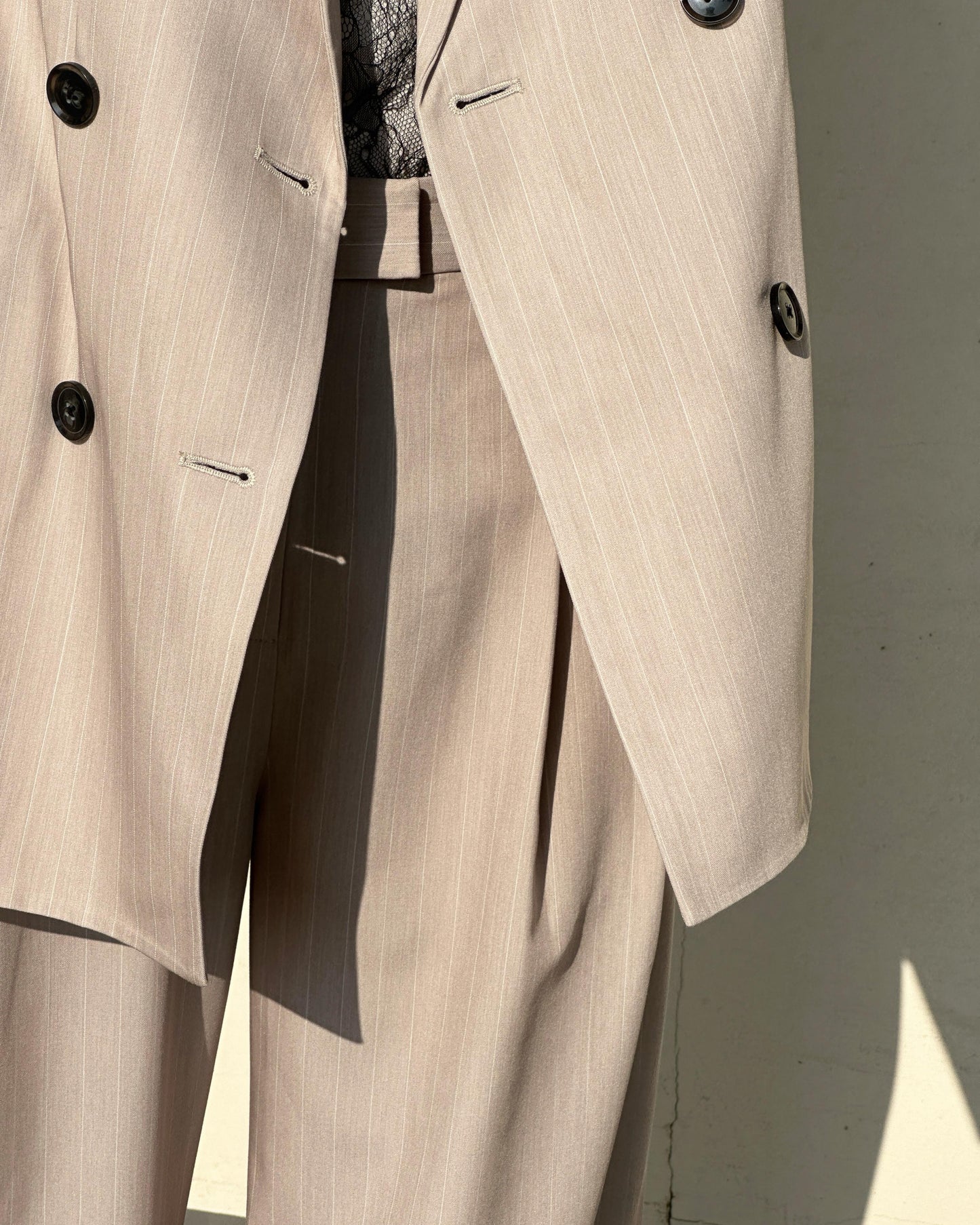 (Pre-order) aalis MONI STRIPE SS26 blazer (Lt Beige)