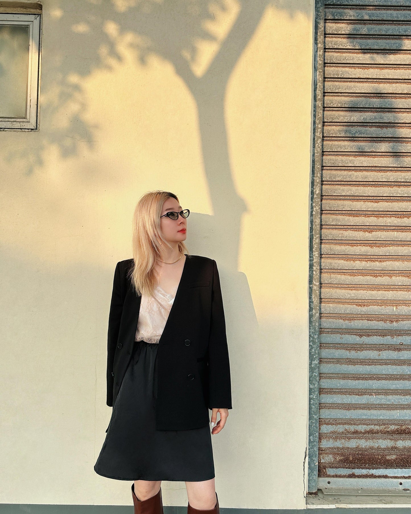 aalis MONIQUE V neck blazer (Black)