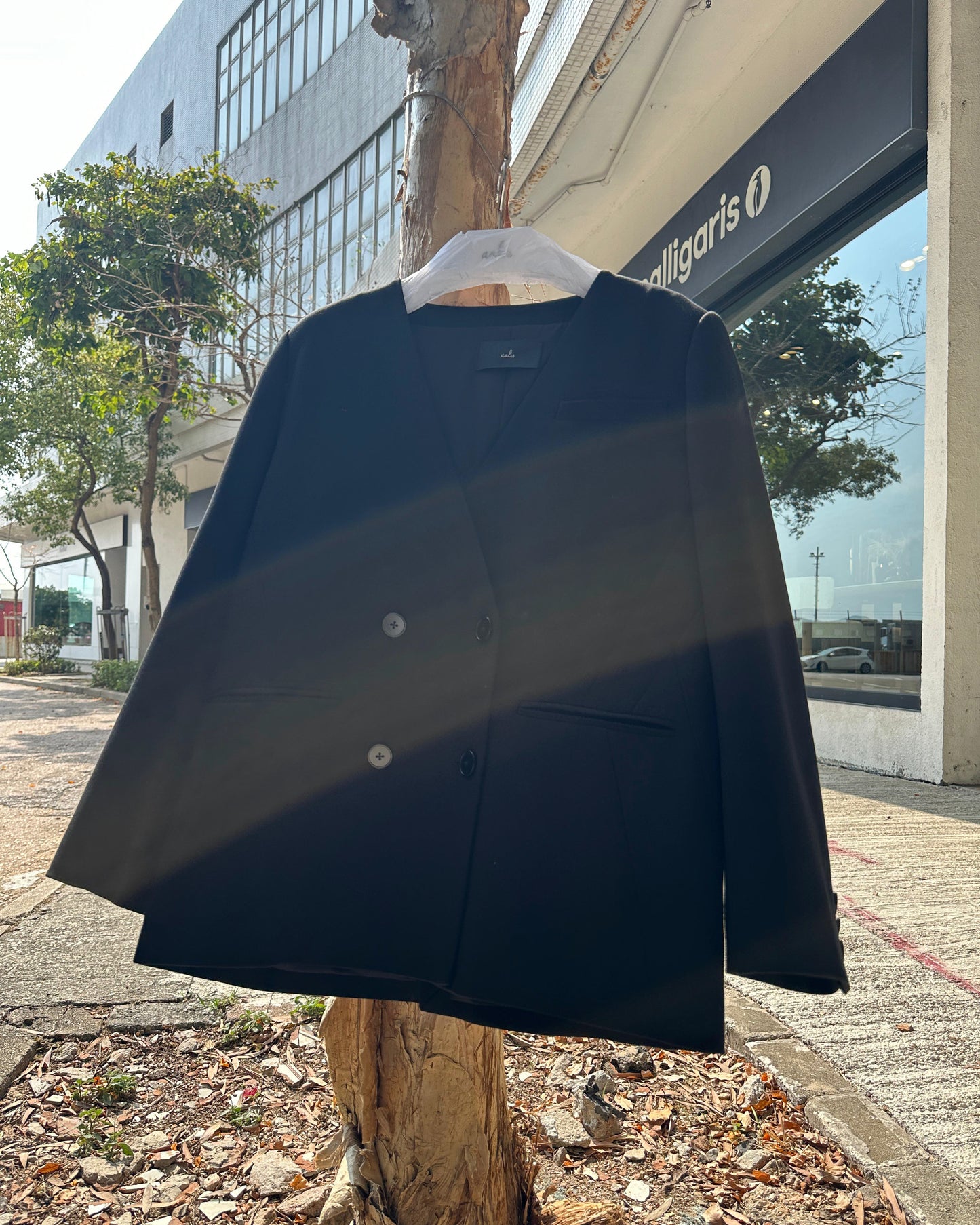 aalis MONIQUE V neck blazer (Black)