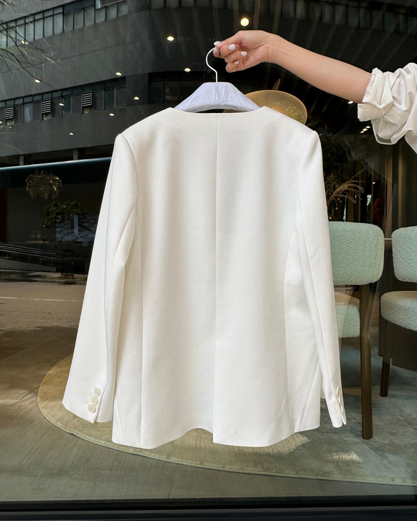 aalis MONIQUE V neck blazer (White)