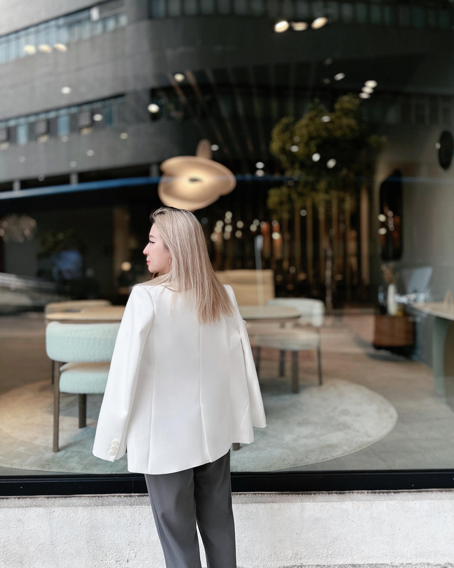 aalis MONIQUE V neck blazer (White)