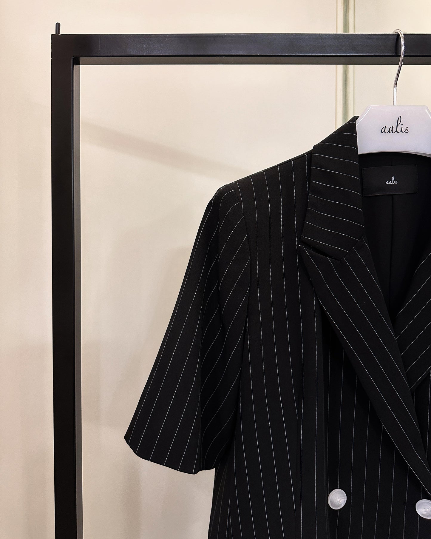 aalis MONI STRIPE short sleeves blazer (Black Mix)