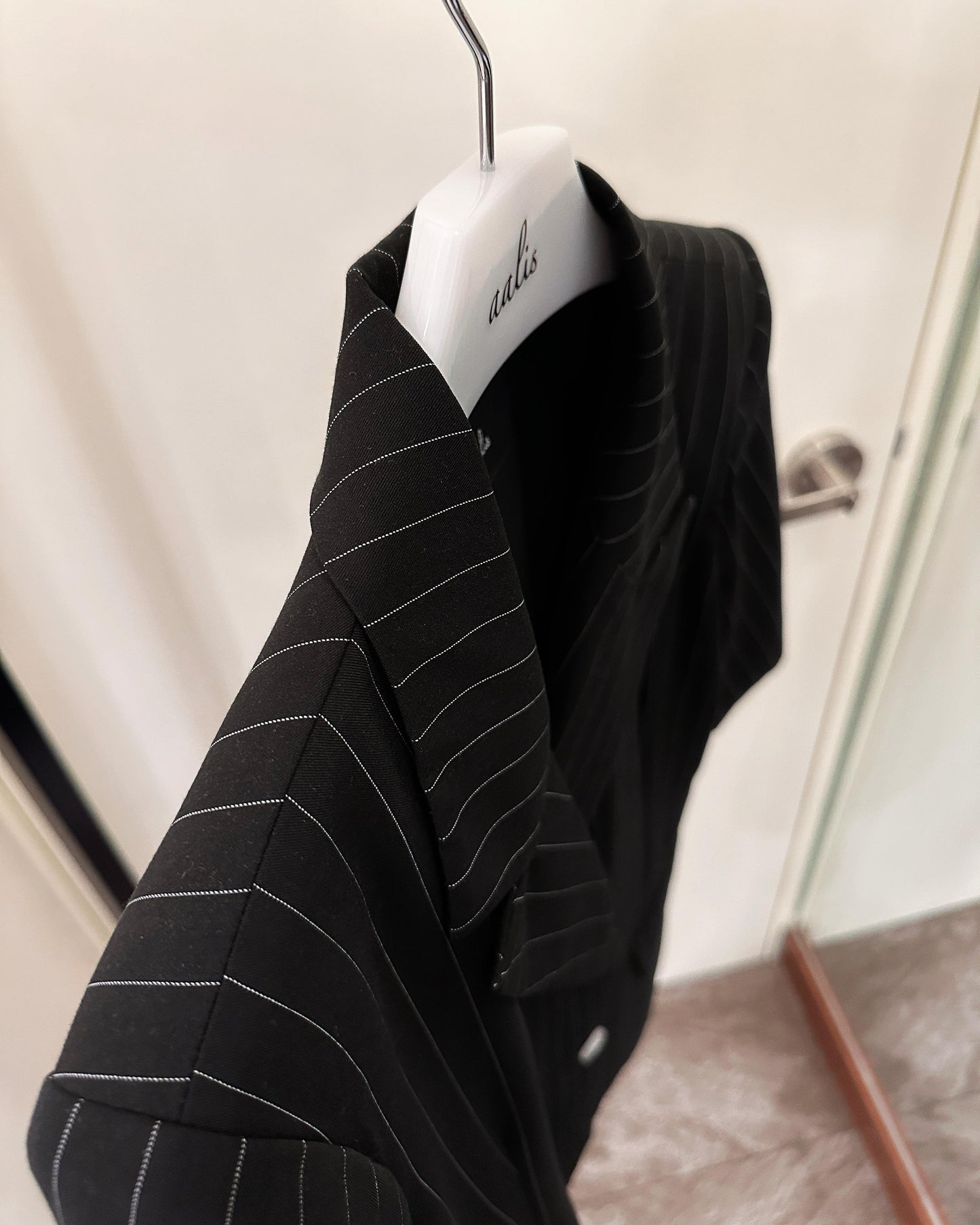 aalis MONI STRIPE short sleeves blazer (Black Mix)