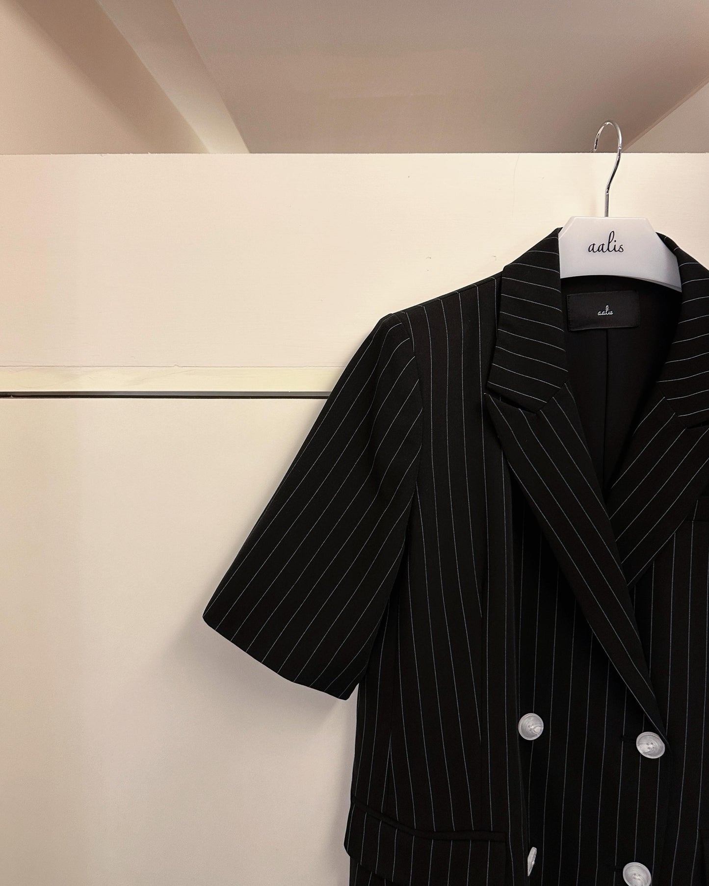 aalis MONI STRIPE short sleeves blazer (Black Mix)