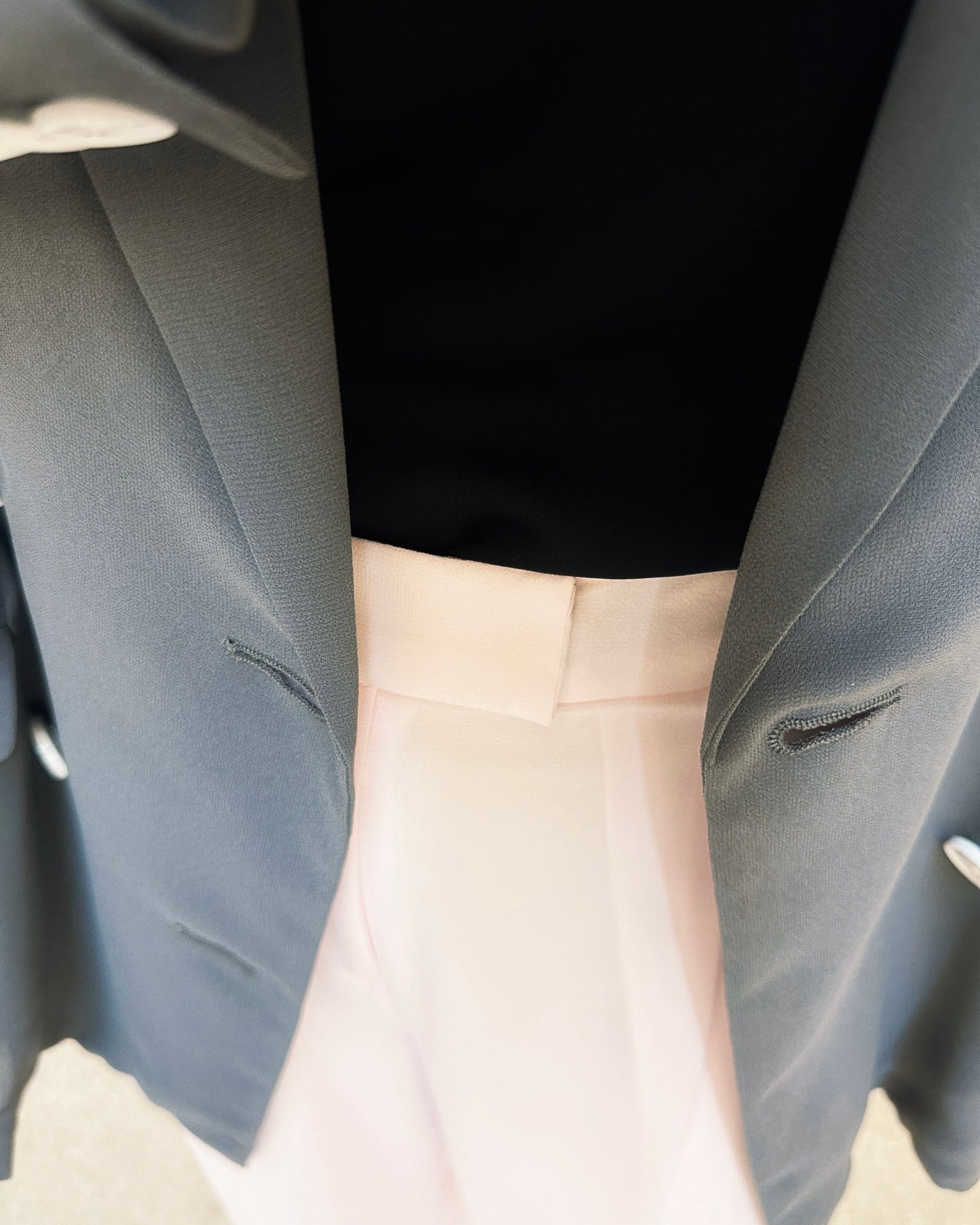 aalis MONI SS26 chiffon blazer (Charcoal)