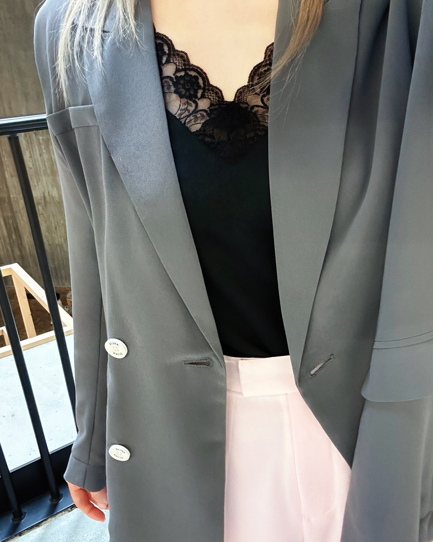 aalis MONI SS26 chiffon blazer (Charcoal)