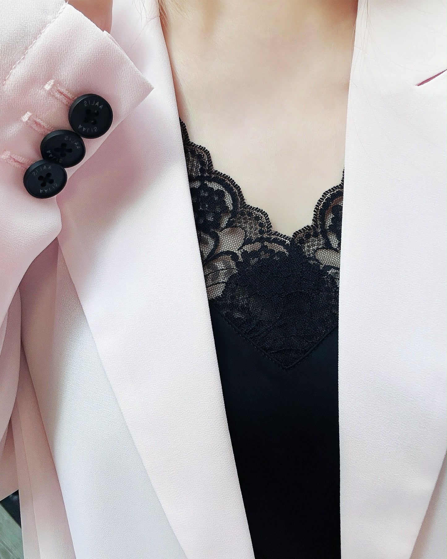 aalis MONI SS26 chiffon blazer (Light Pink)