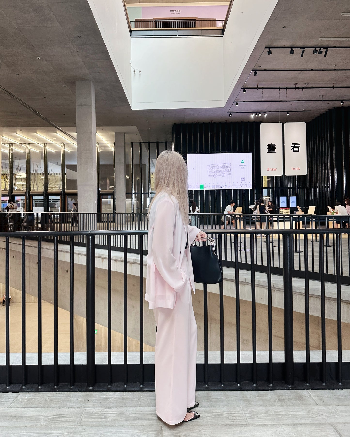 aalis MONI SS26 chiffon blazer (Light Pink)