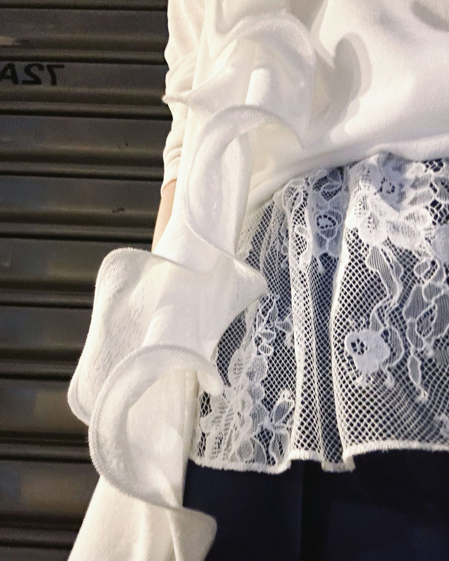 aalis KIM short sleeves lace layered tee (White)