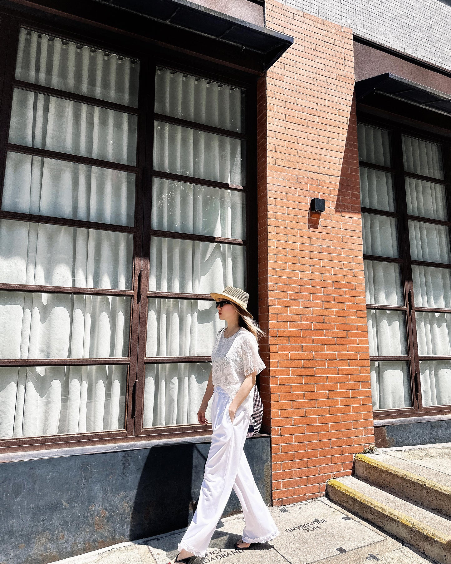 aalis KIM short sleeves lace layered tee (White)