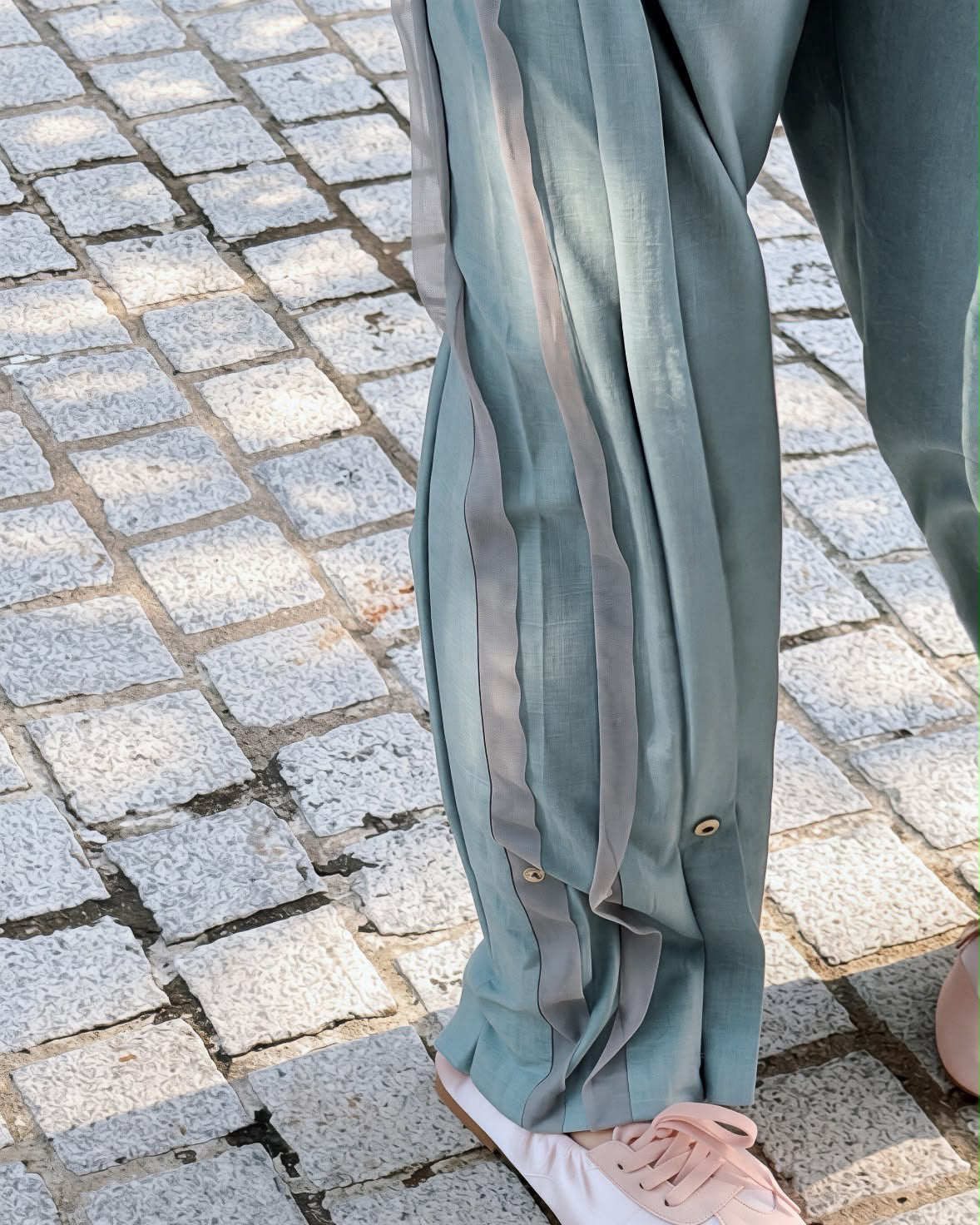 (Pre-order) aalis STORM FW26 button up side trim pants (Light Blue)