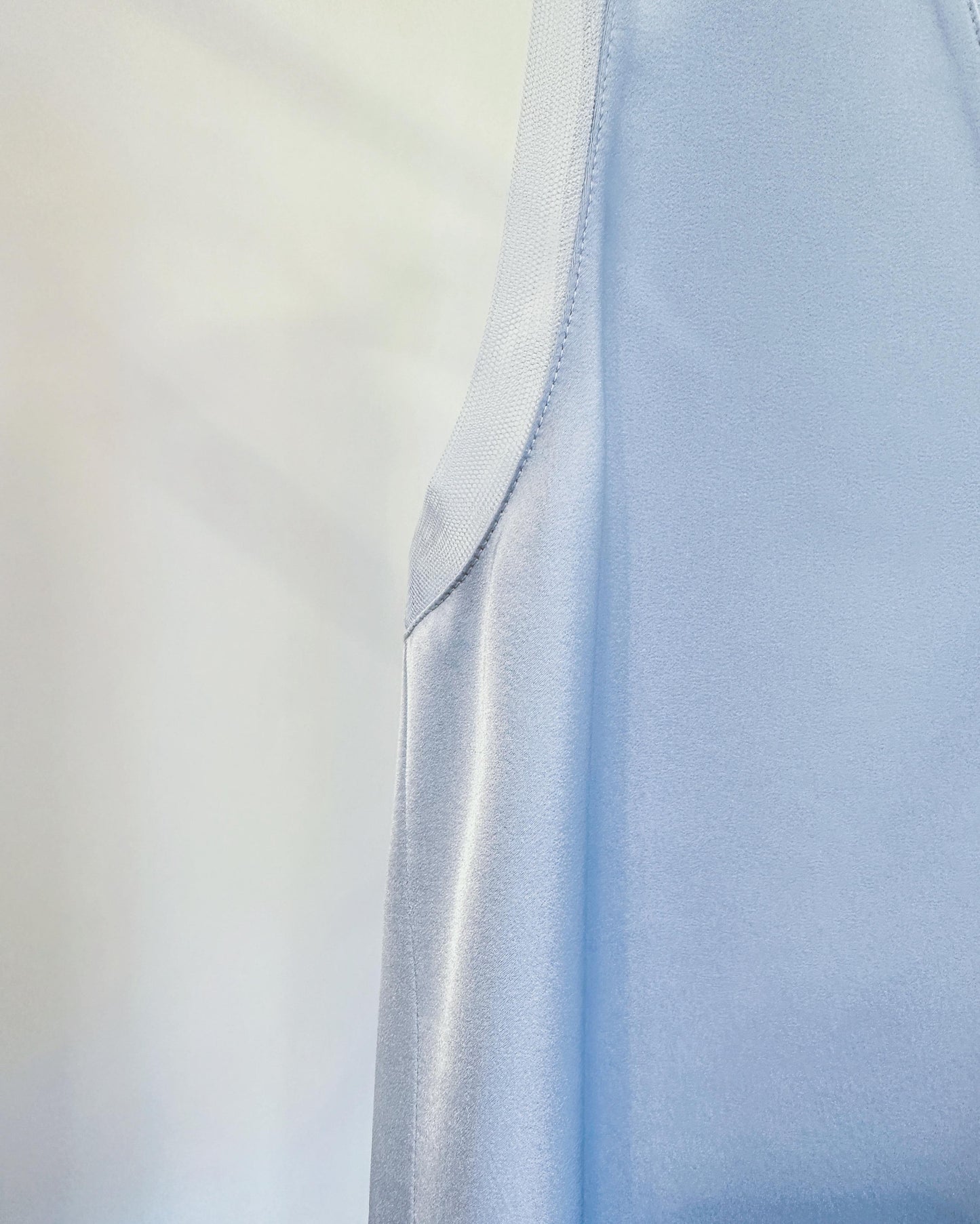 aalis IDO SS26 V neck mesh trim tank (Blue)