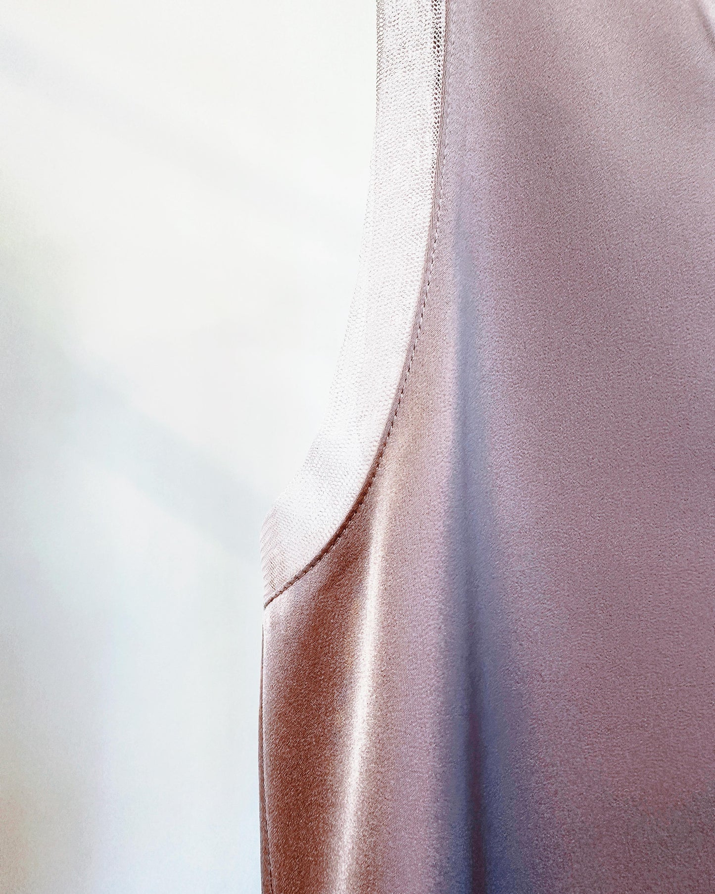 aalis IDO SS26 V neck mesh trim tank (Coco)