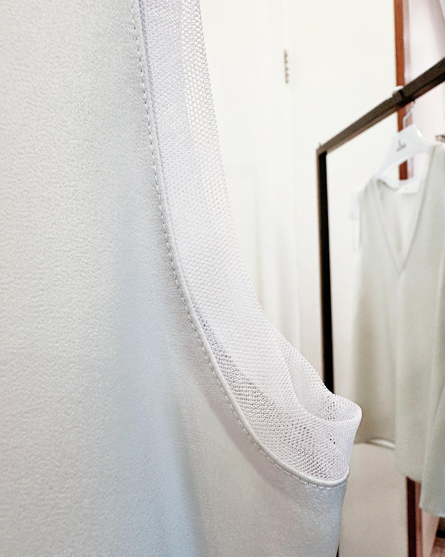 aalis IDO SS26 V neck mesh trim tank (Lime)