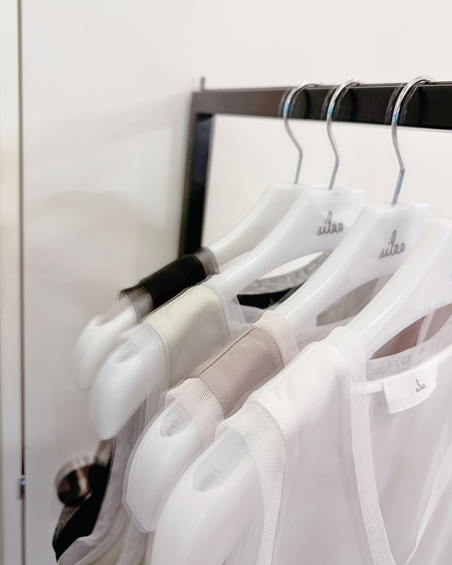 aalis IDO SS26 V neck mesh trim tank (Lime)