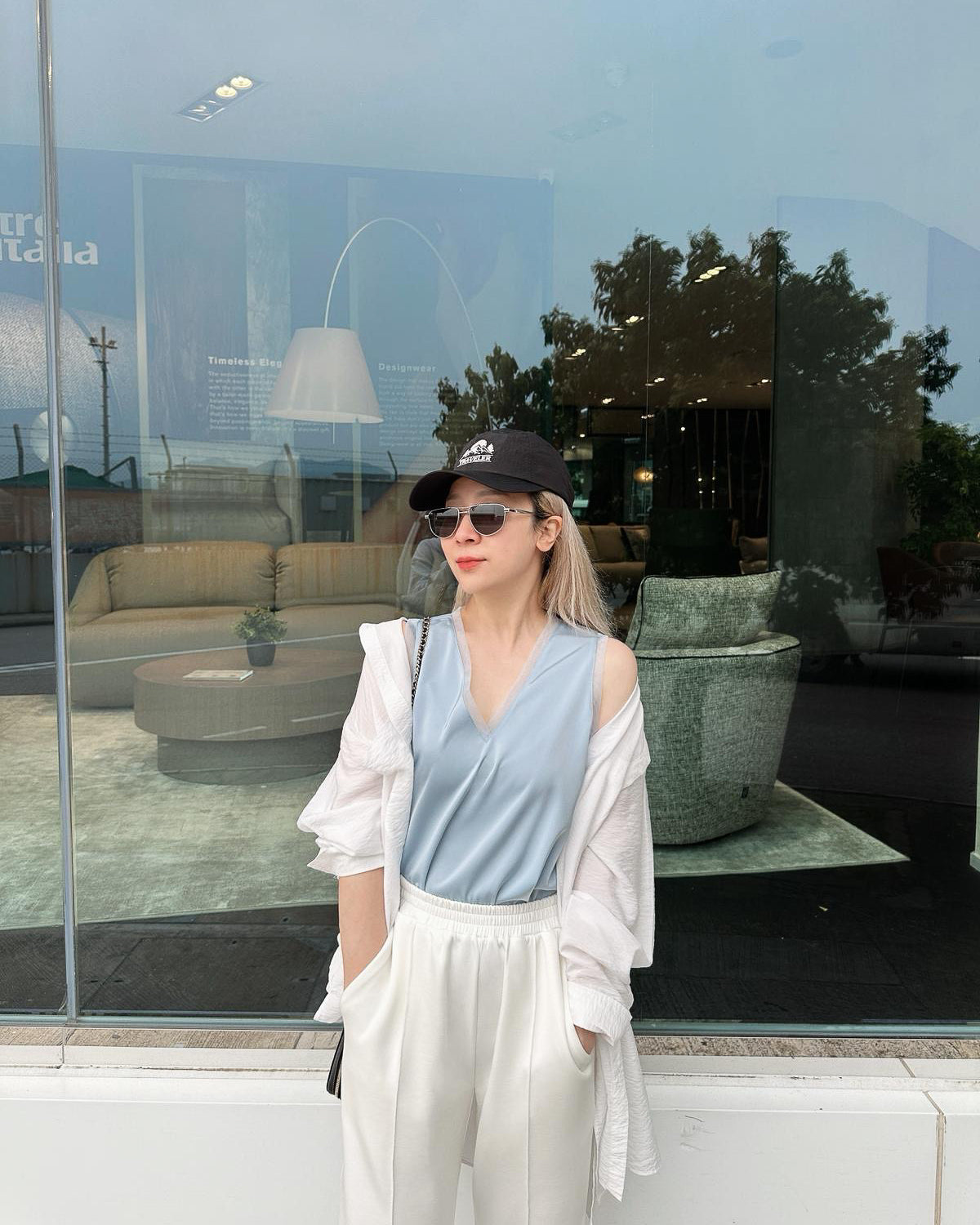 aalis IDO SS26 V neck mesh trim tank (Blue)