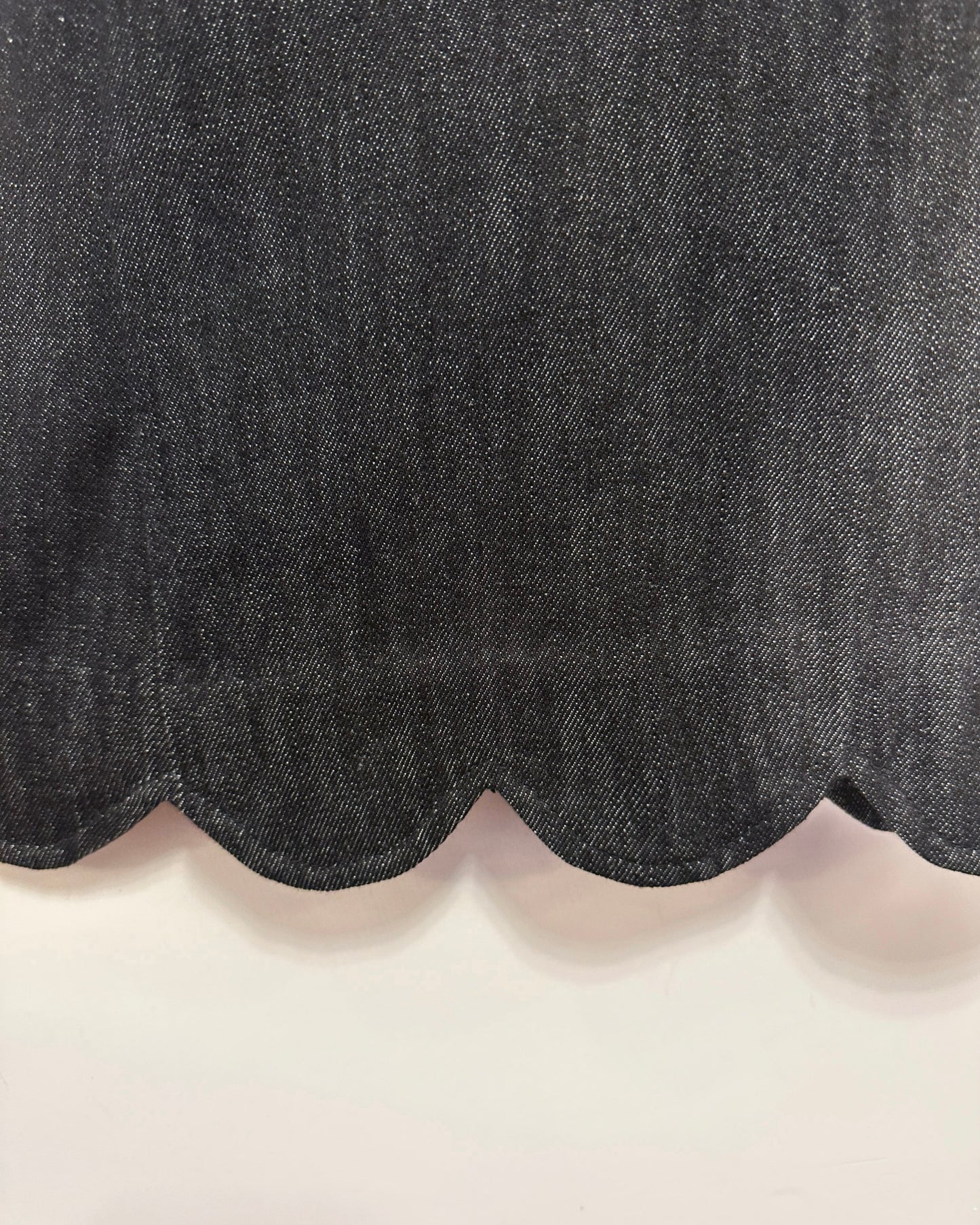 aalis WINNI SS26 scallop hem wide legs jeans (Black Denim)