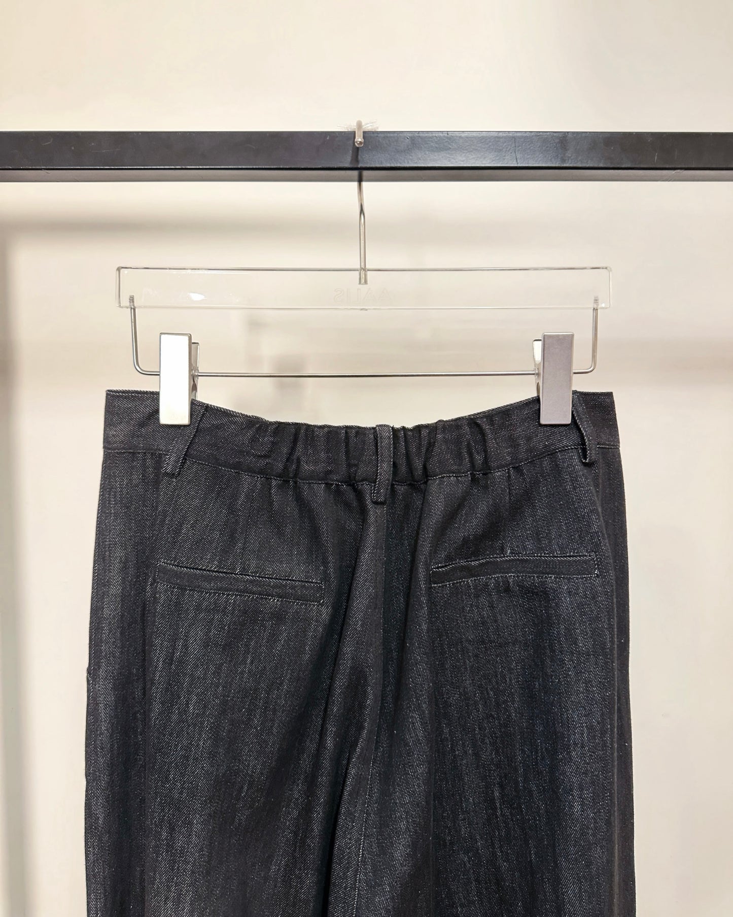 aalis WINNI SS26 scallop hem wide legs jeans (Black Denim)