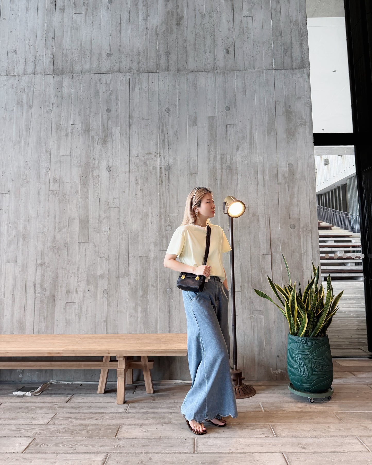 aalis WINNI SS26 scallop hem wide legs jeans (Light Denim)
