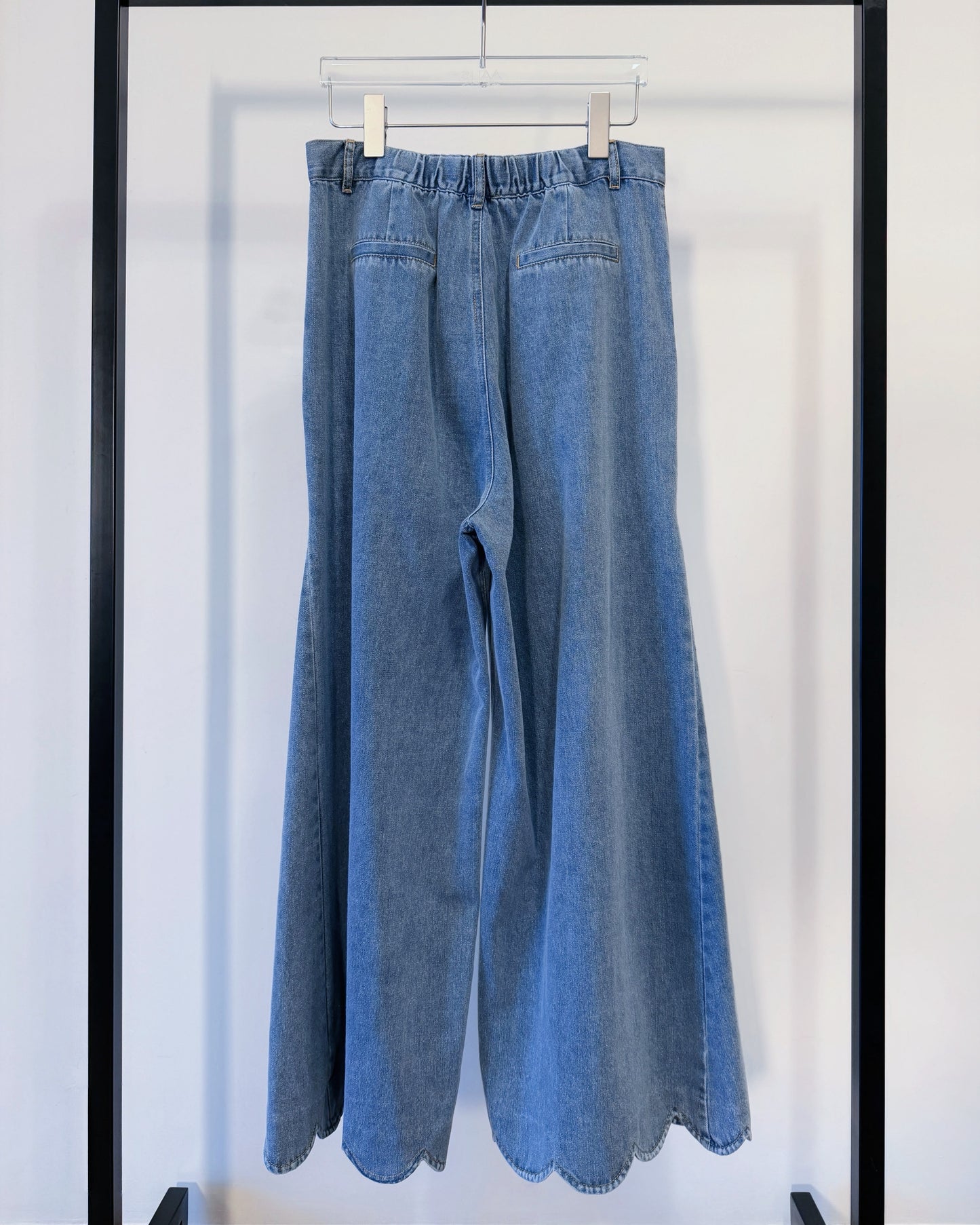 aalis WINNI SS26 scallop hem wide legs jeans (Light Denim)