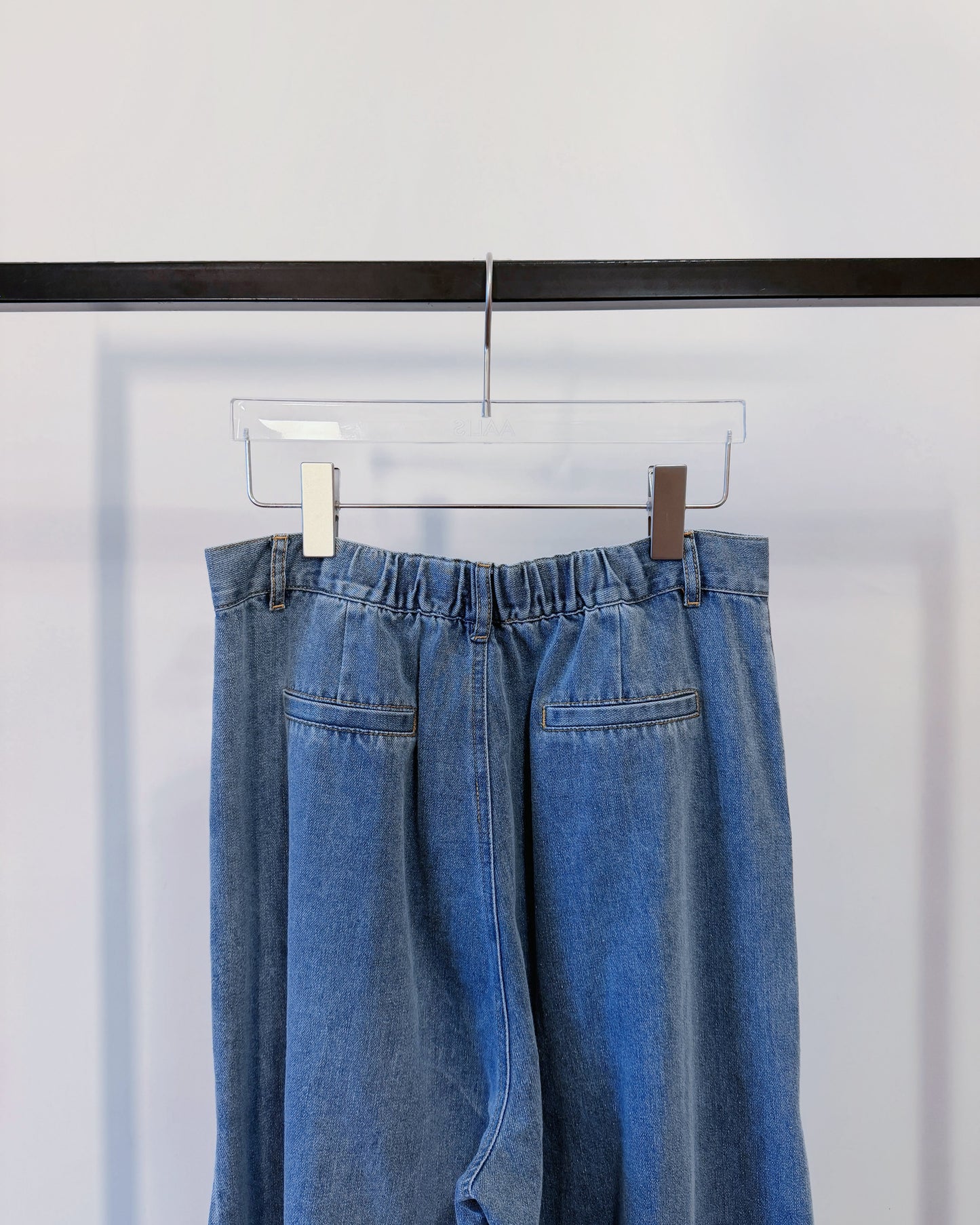 aalis WINNI SS26 scallop hem wide legs jeans (Light Denim)