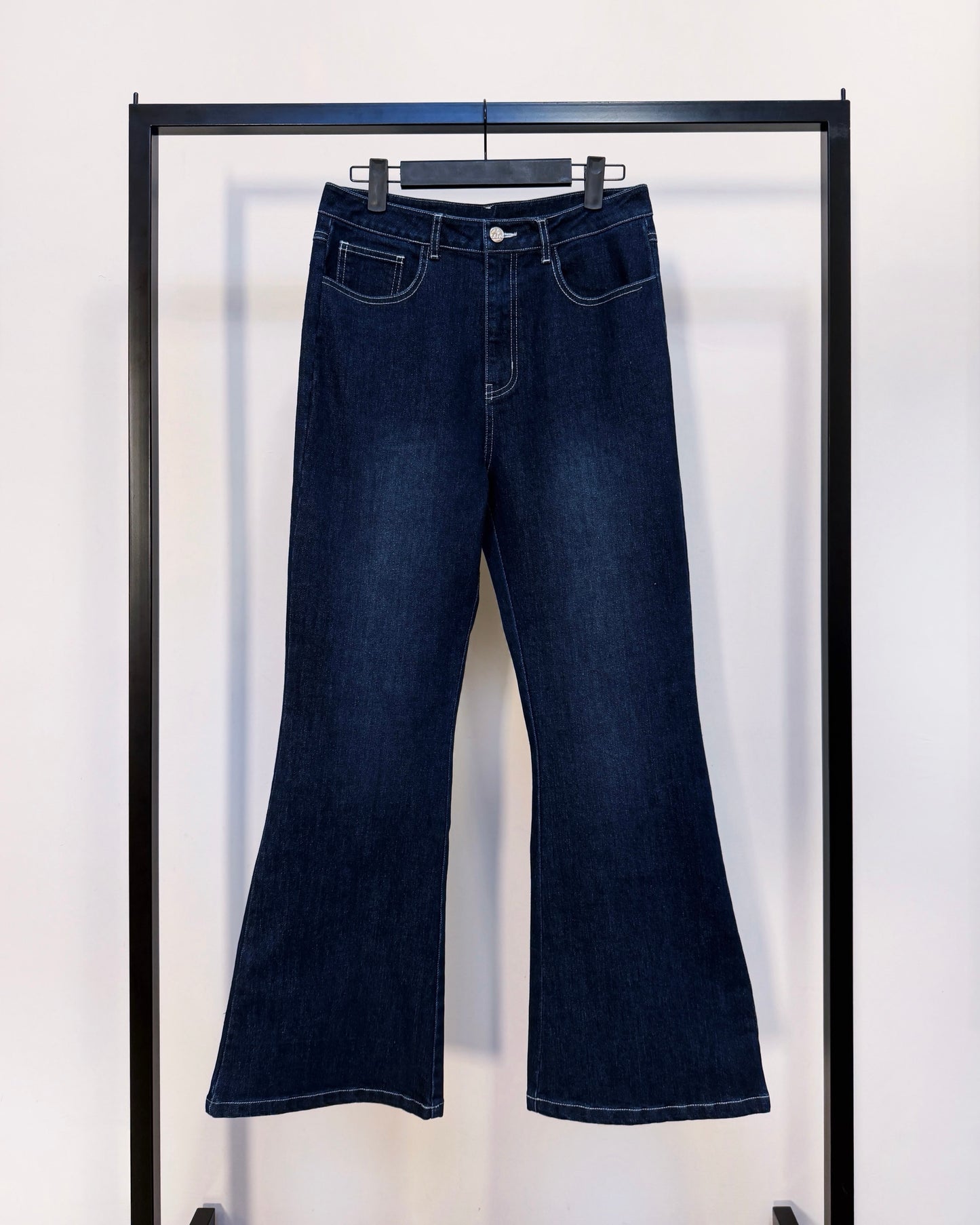 aalis AVEN fit and flare jeans (Dark Blue)