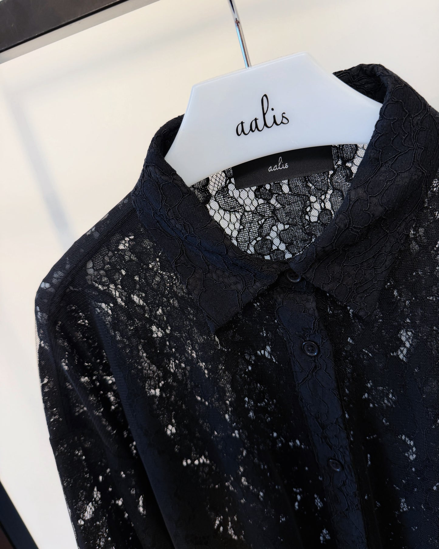 aalis NOELIA textured lace shirt with mesh layer (Black)