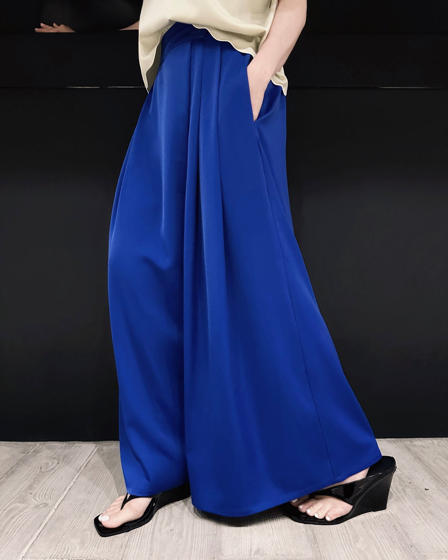 aalis CHERIE SOLID SS26 wide legs pants (Pop Blue)