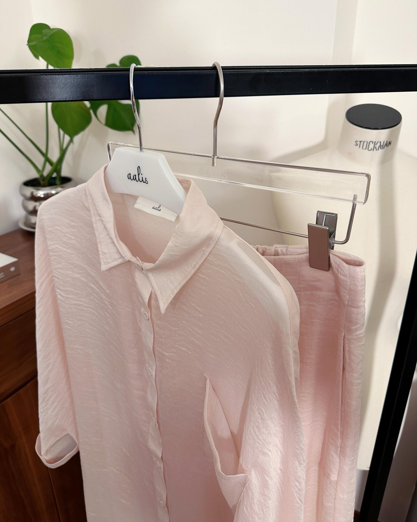(Pre-order) aalis MENA SS26 mid sleeves oversized shirt (Light Pink)