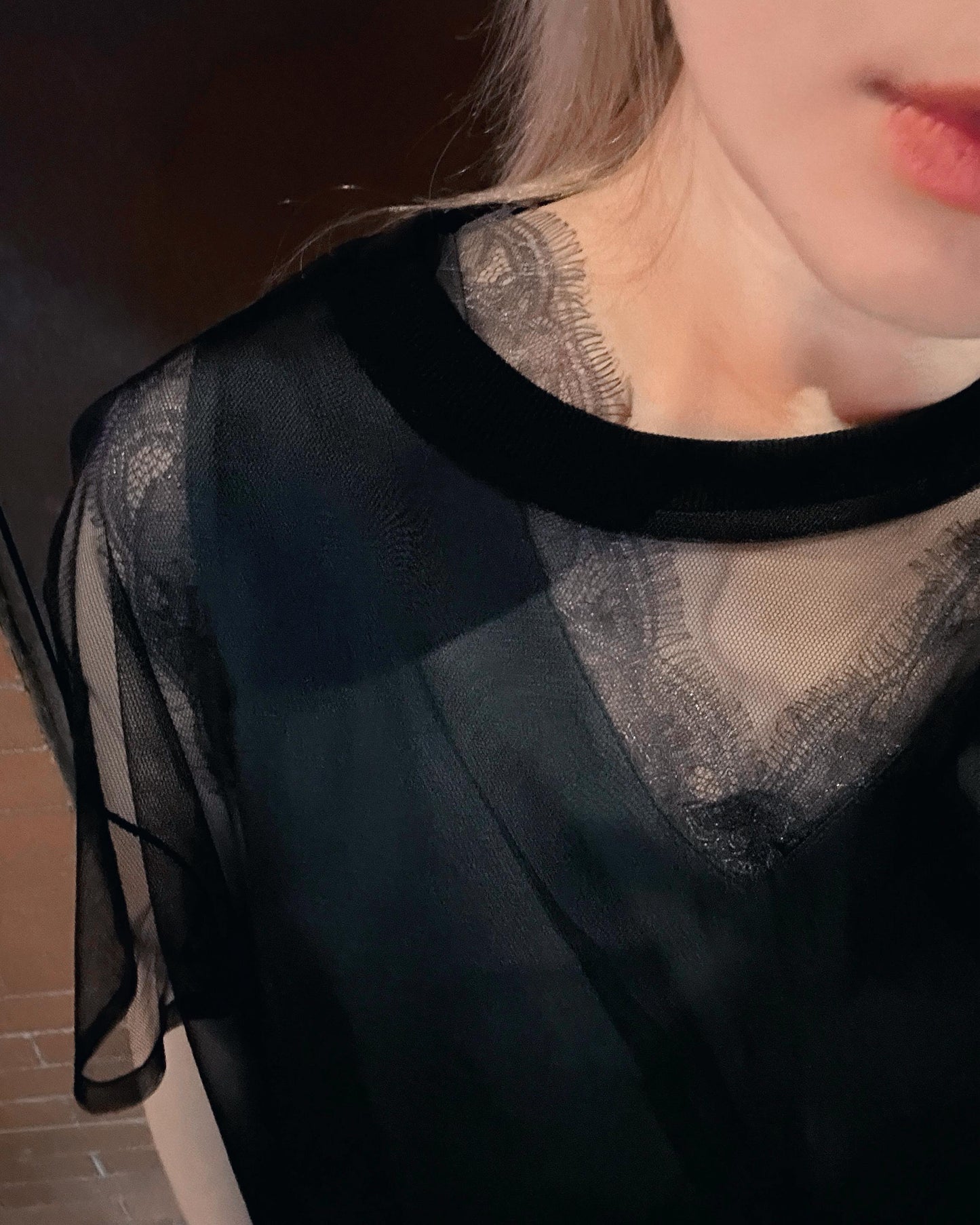 aalis CAM SS26 lace trim v neck tank (Charcoal)