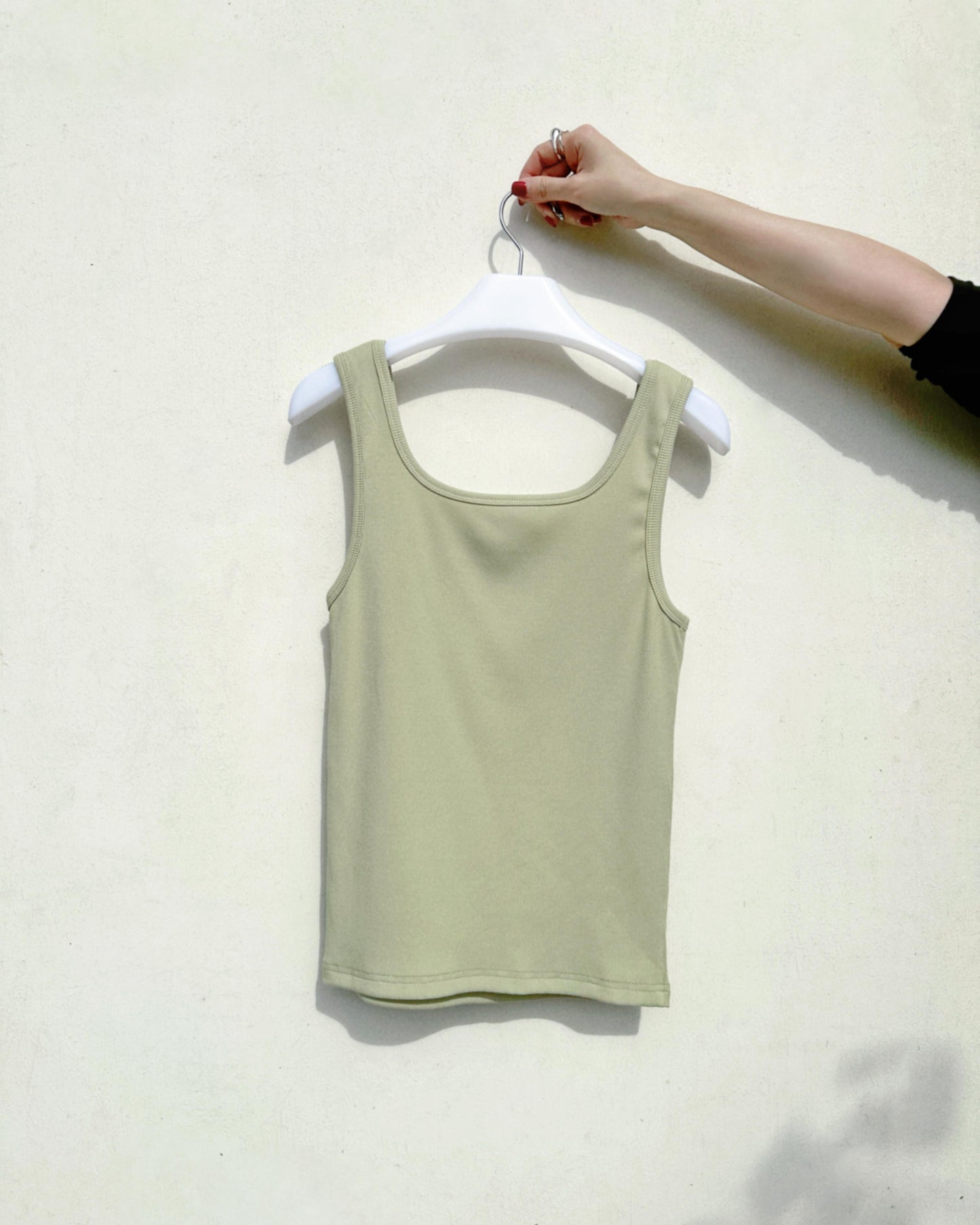 aalis MARITA SS26 square neck ribbed tank (Avocado)