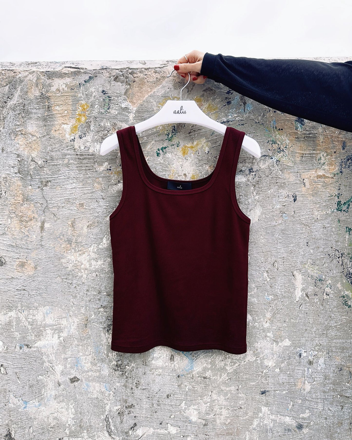 aalis MARITA SS26 square neck ribbed tank (Burgundy)