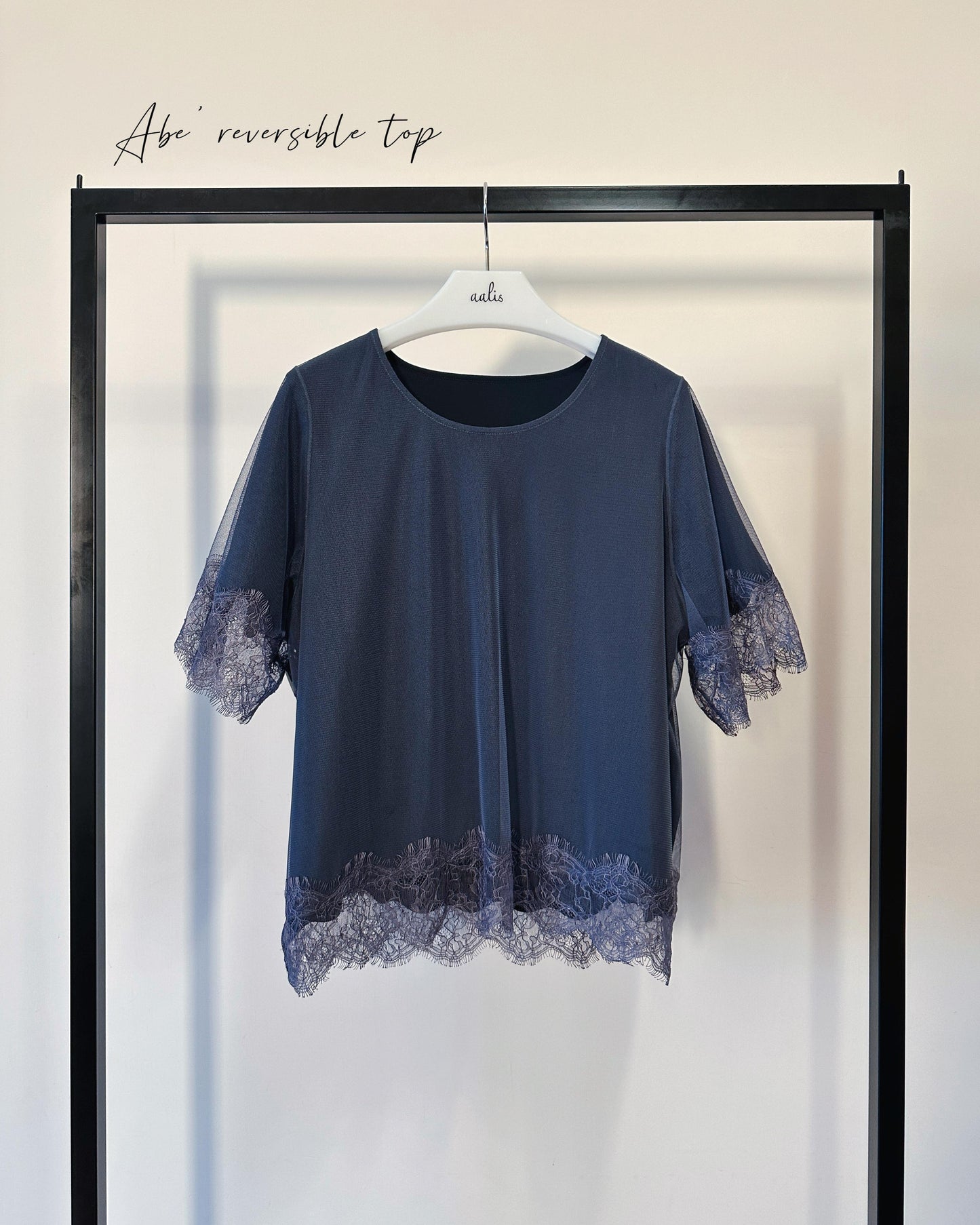 aalis ABE SS26 scallop edge lace trim top (Purple Blue)