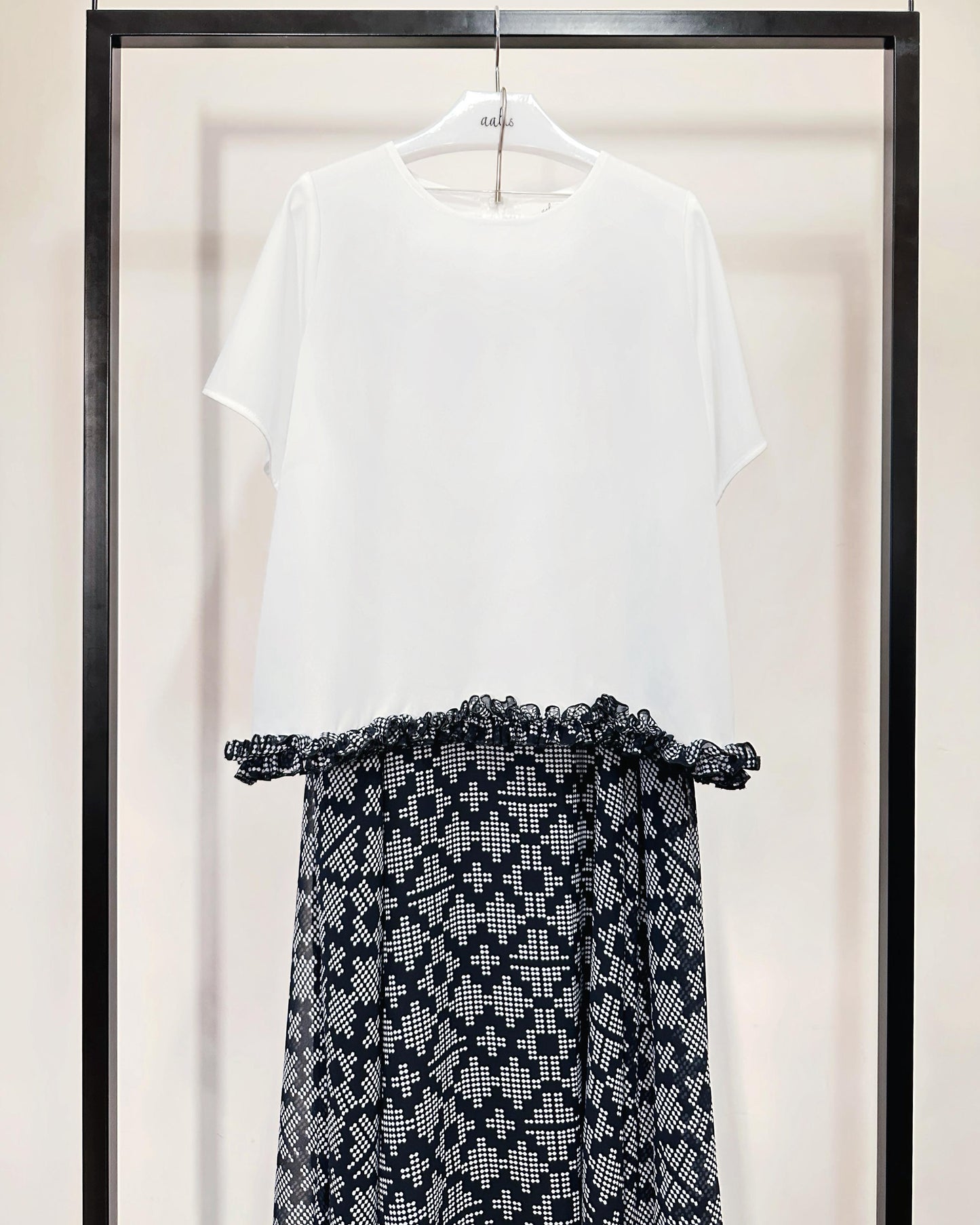 aalis SOCO chiffon ruffle trimmed s/s top (White)
