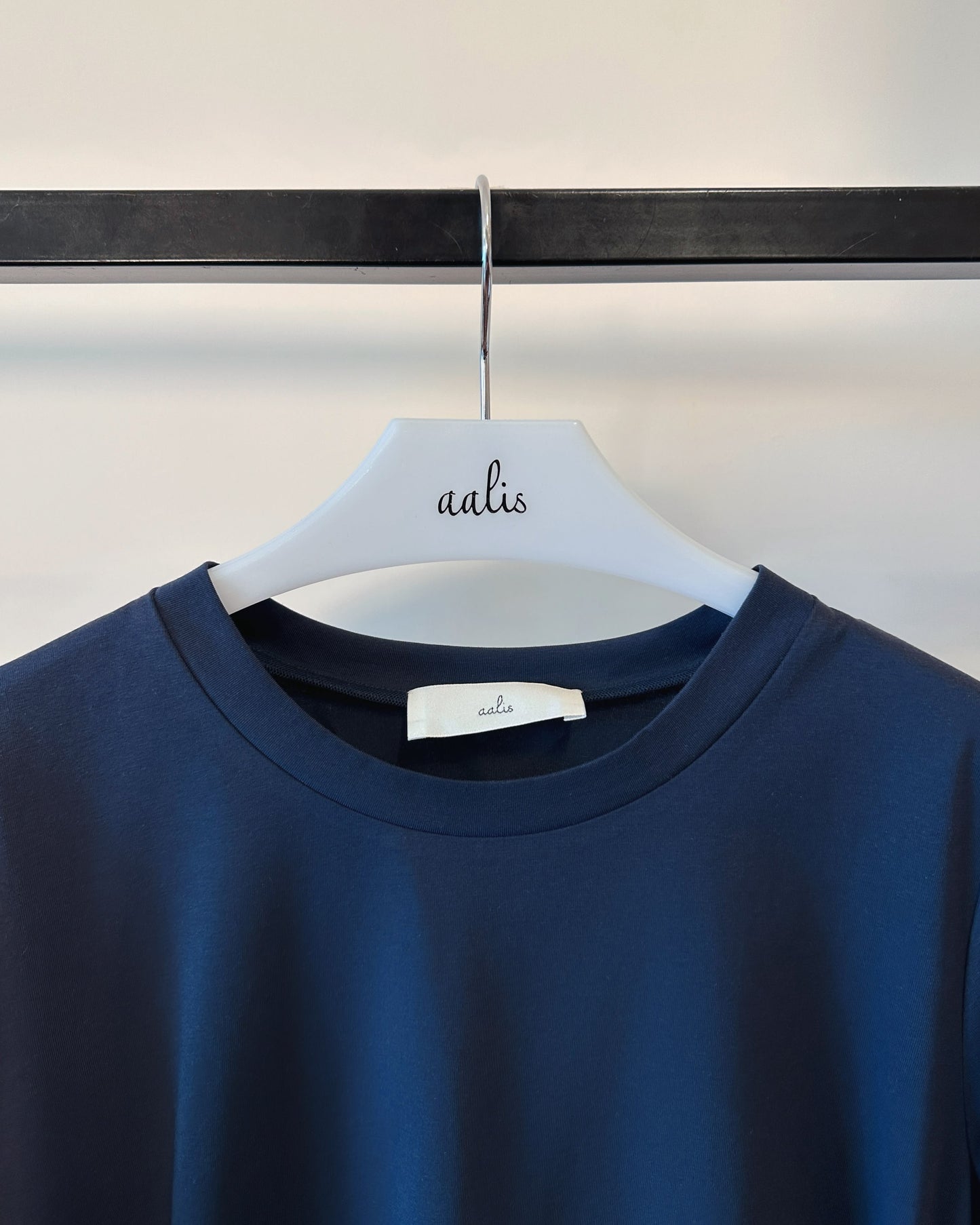 aalis PALLAS SS26 mesh scallop hem S/S tee (Dark Blue)