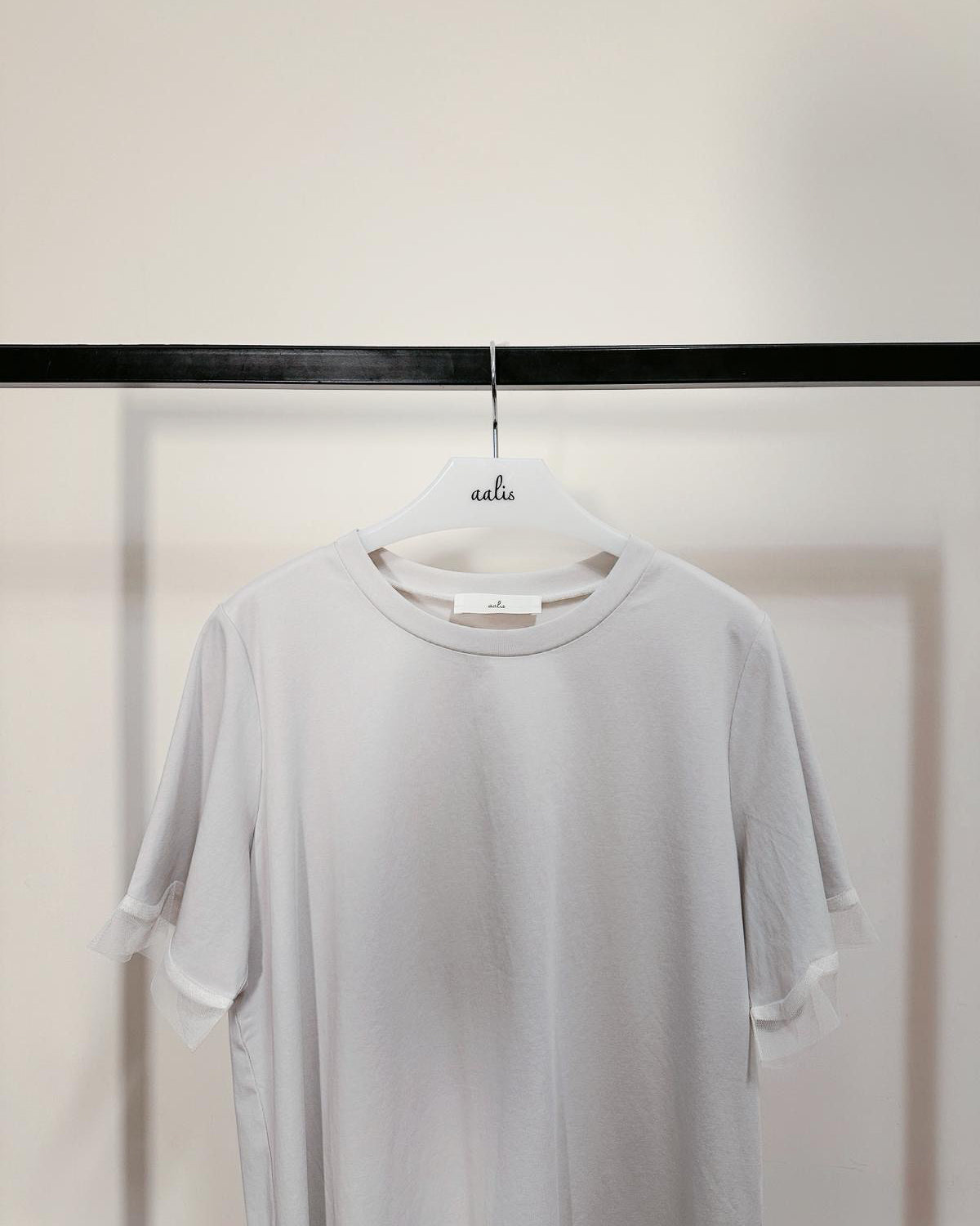 aalis PALLAS SS26 mesh scallop hem S/S tee (Light Grey)
