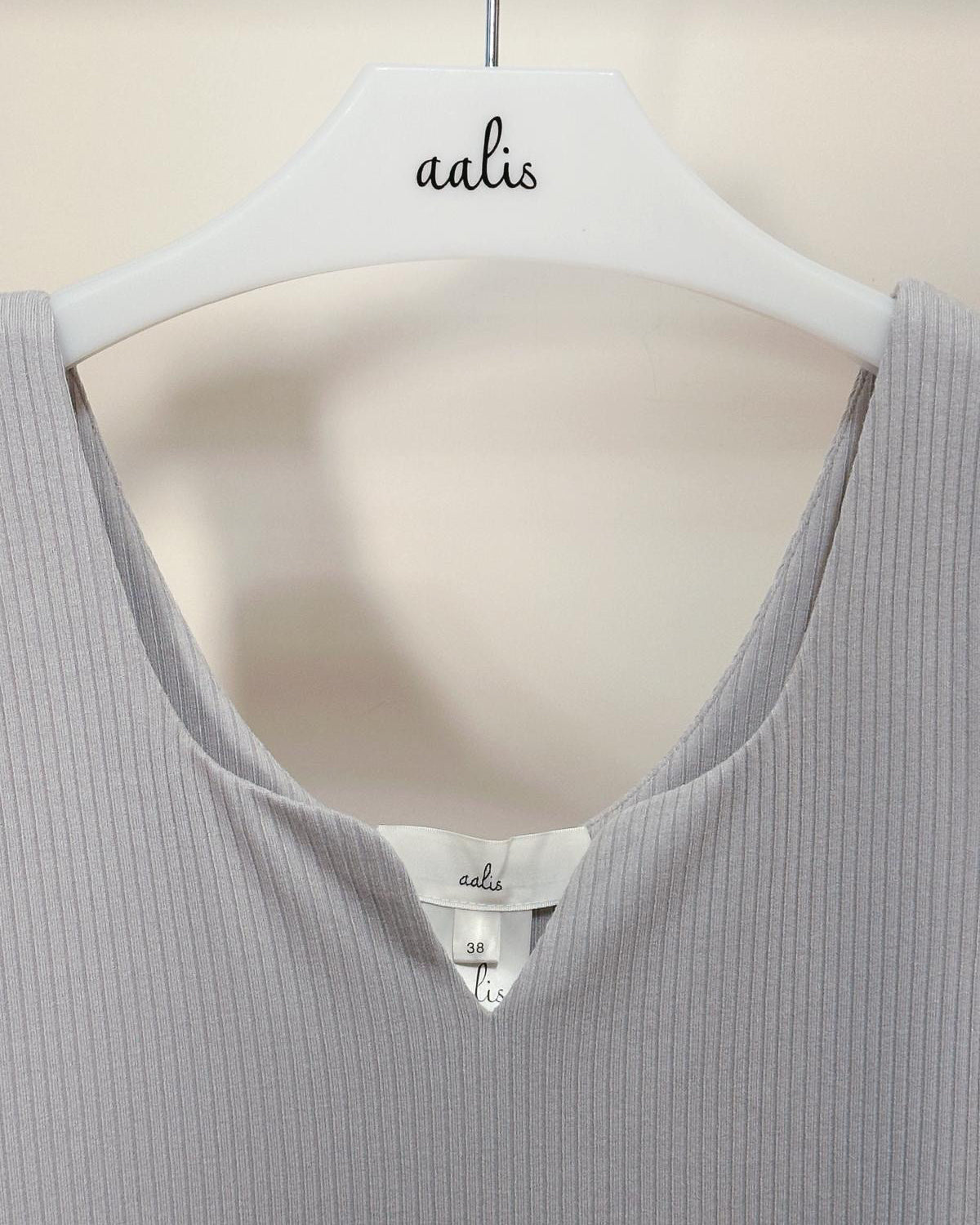 aalis MOXIE SS26 sweetheart knit tank (Light Grey)