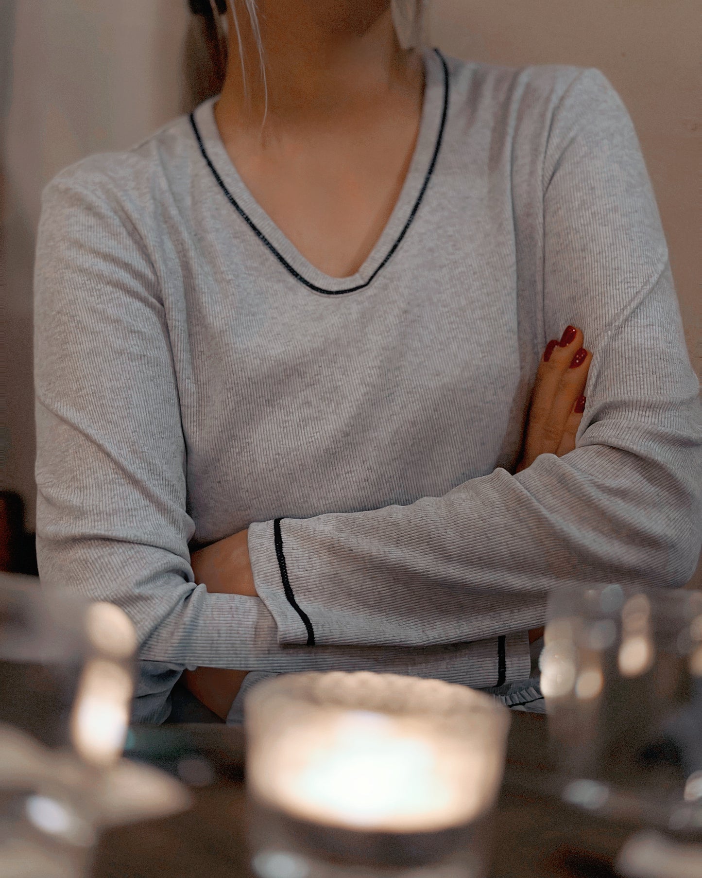 aalis YANKA 荷叶边缝合细节 长袖上衣 (白色)