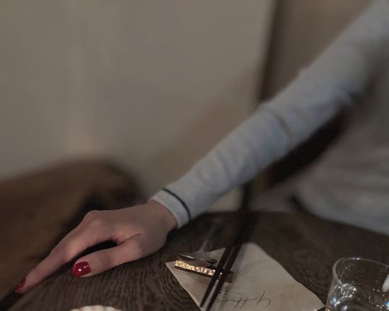 aalis YANKA 荷叶边缝合细节 长袖上衣 (白色)