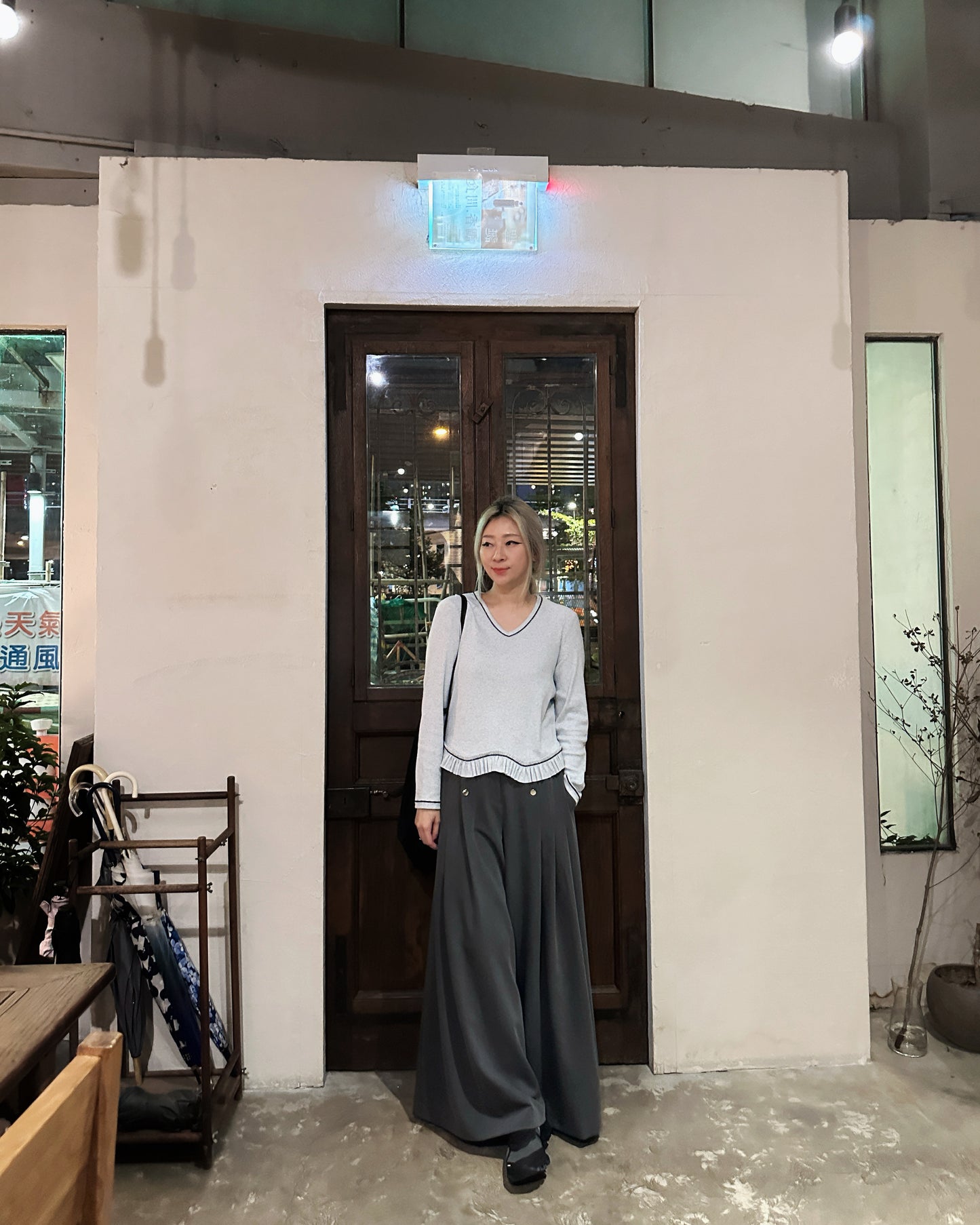 aalis YANKA 荷叶边缝合细节 长袖上衣 (白色)