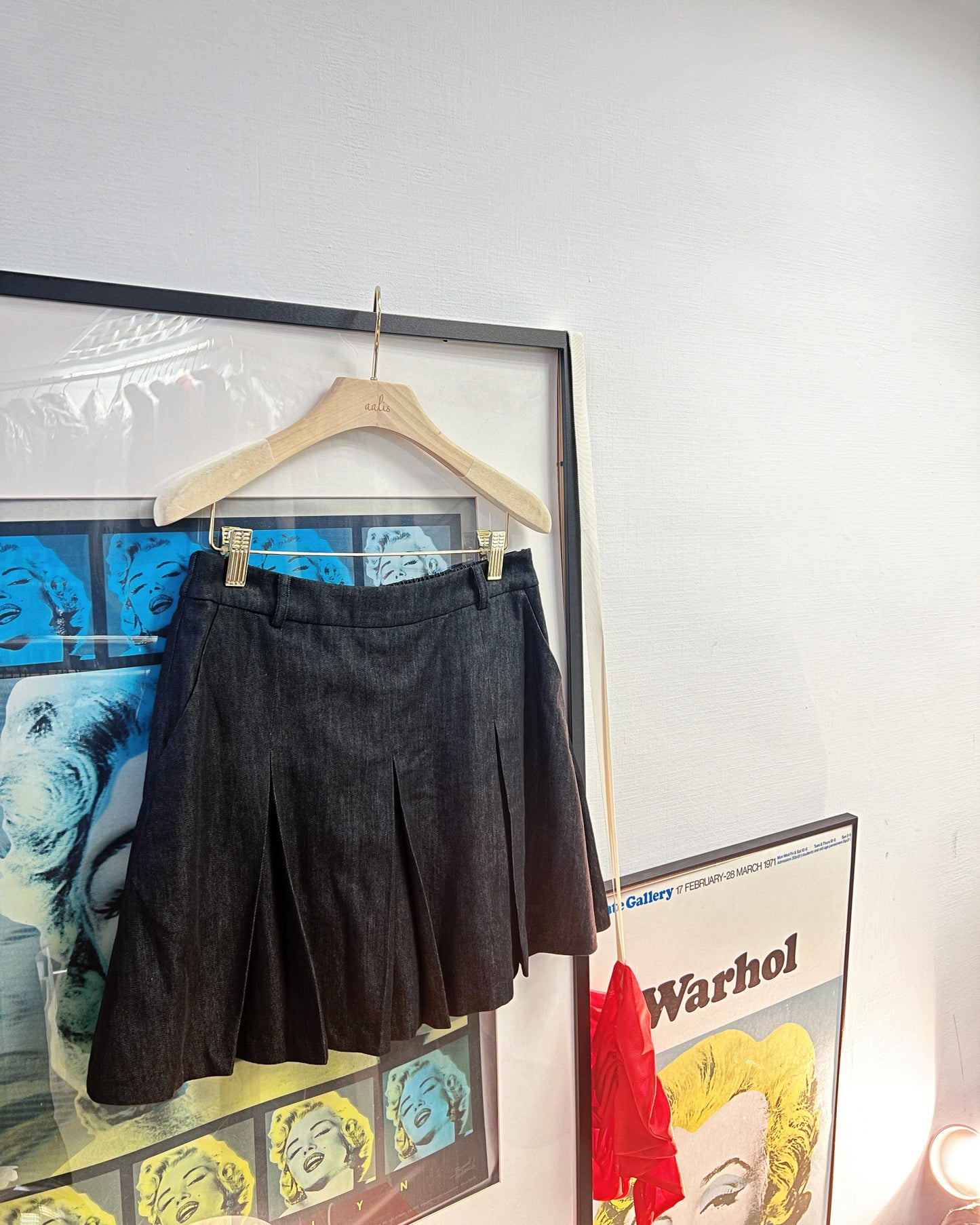 (Pre-order) aalis FAYE DENIM pleated mini skirts (Black Denim)