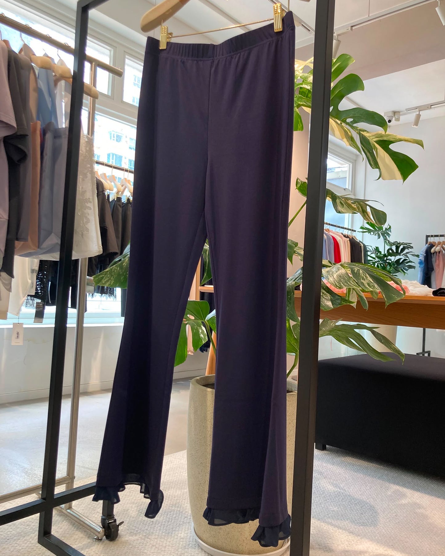 aalis DAMIEN SS26 chiffon ruffle hem pants (Dark Blue)