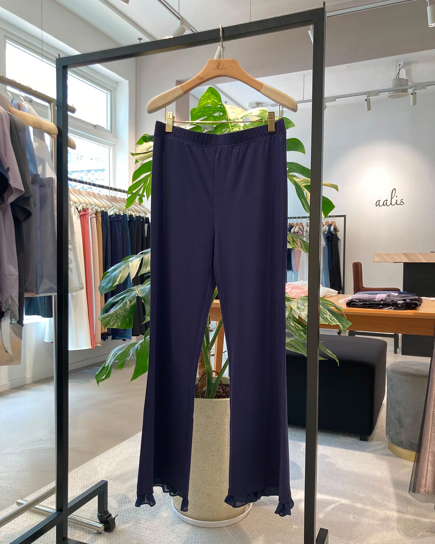 aalis DAMIEN SS26 chiffon ruffle hem pants (Dark Blue)