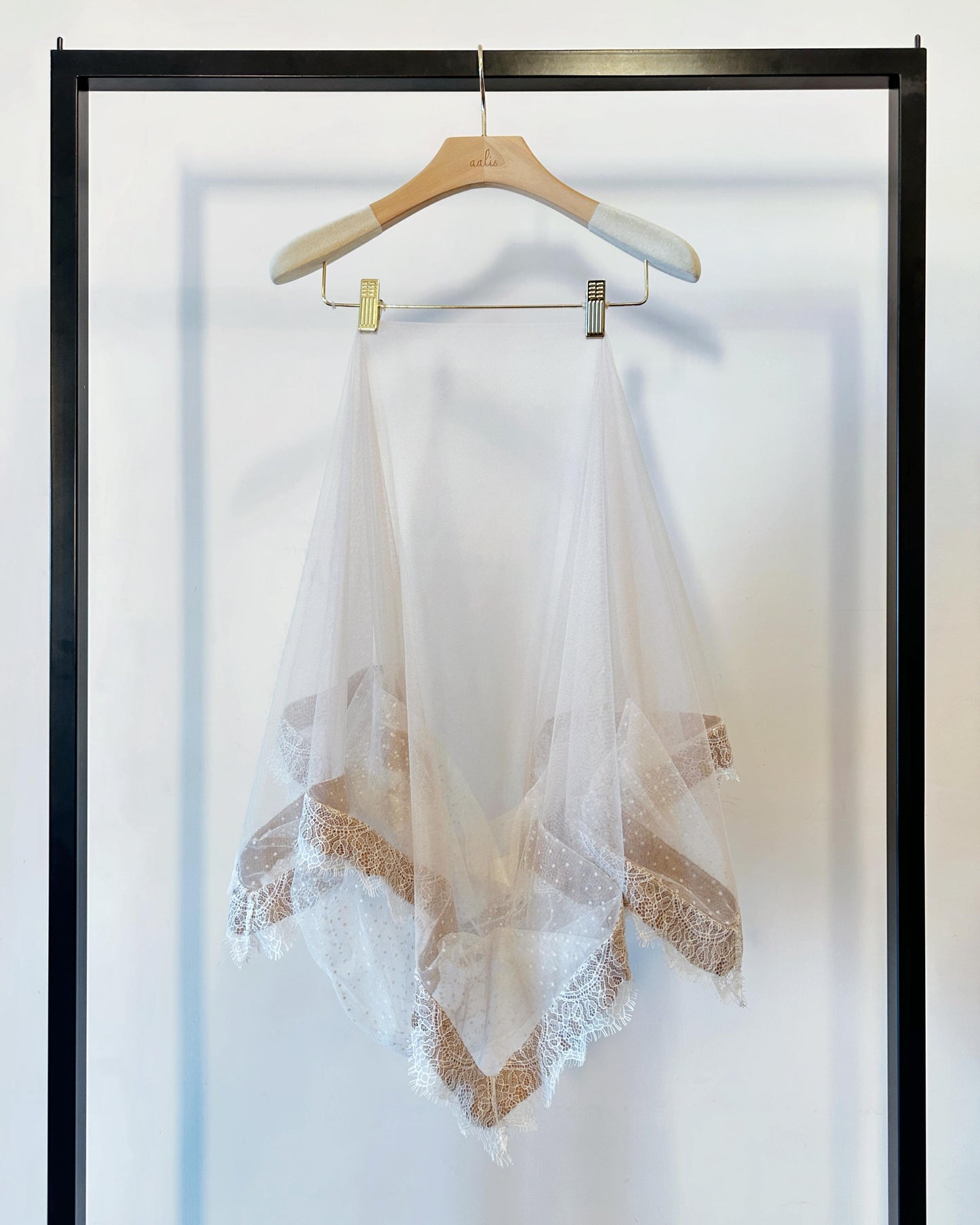 aalis LISI MESH SS26 ruffle hem scarf (White Lace)