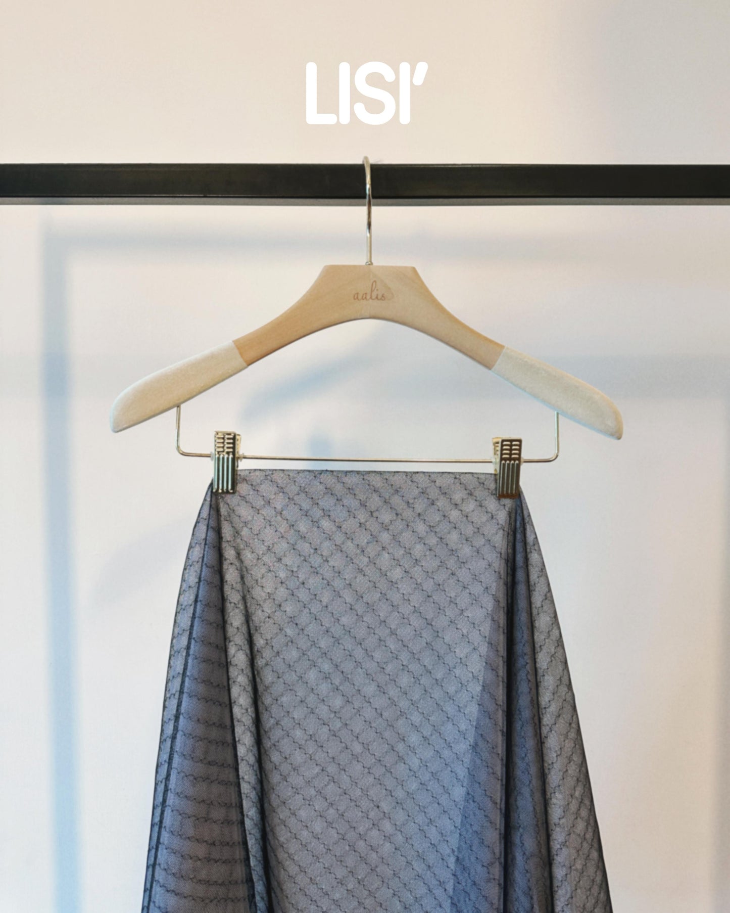 (Pre-order) aalis LISI MESH SS26 ruffle hem scarf (Black Stripe)