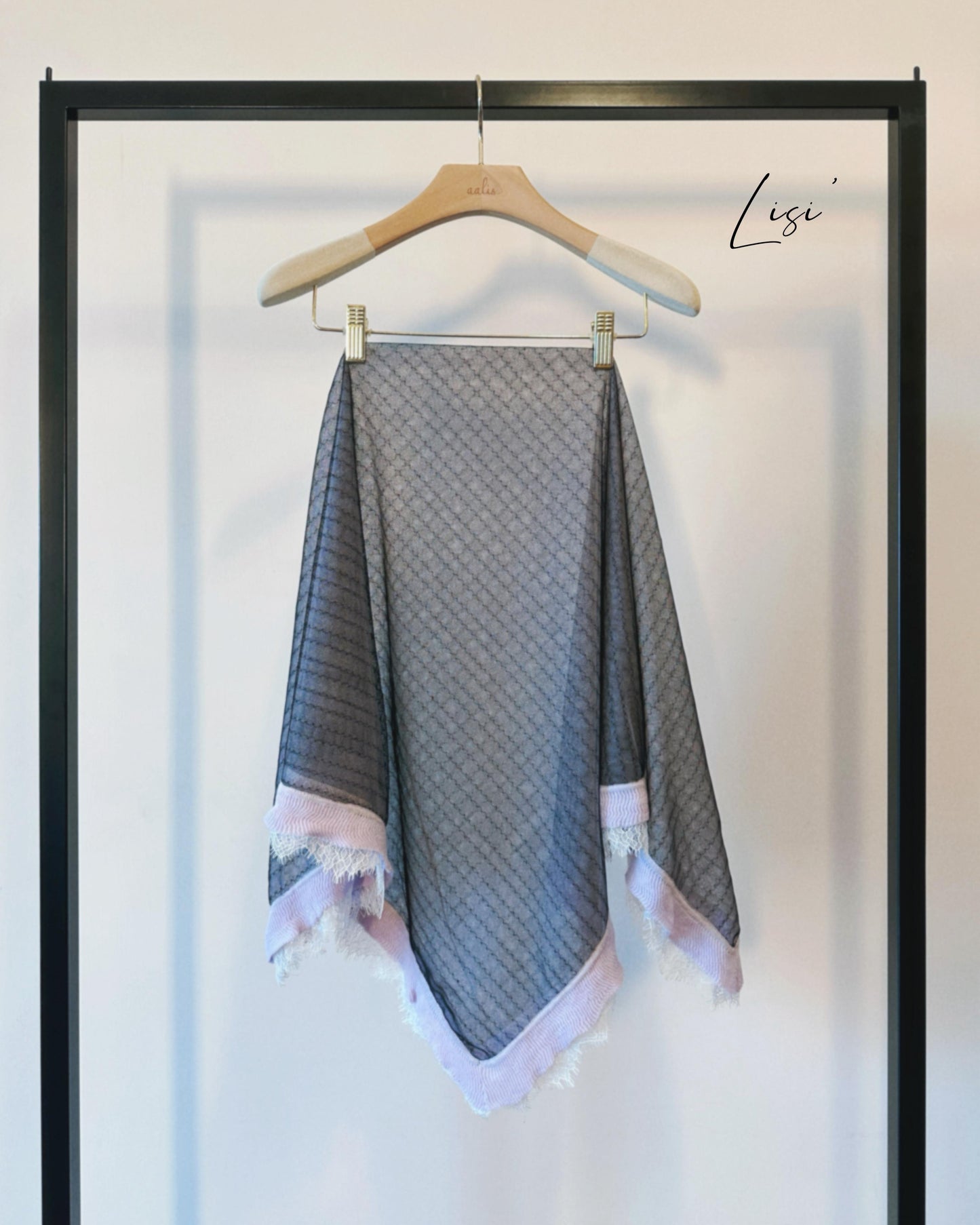 (Pre-order) aalis LISI MESH SS26 ruffle hem scarf (Black Stripe)