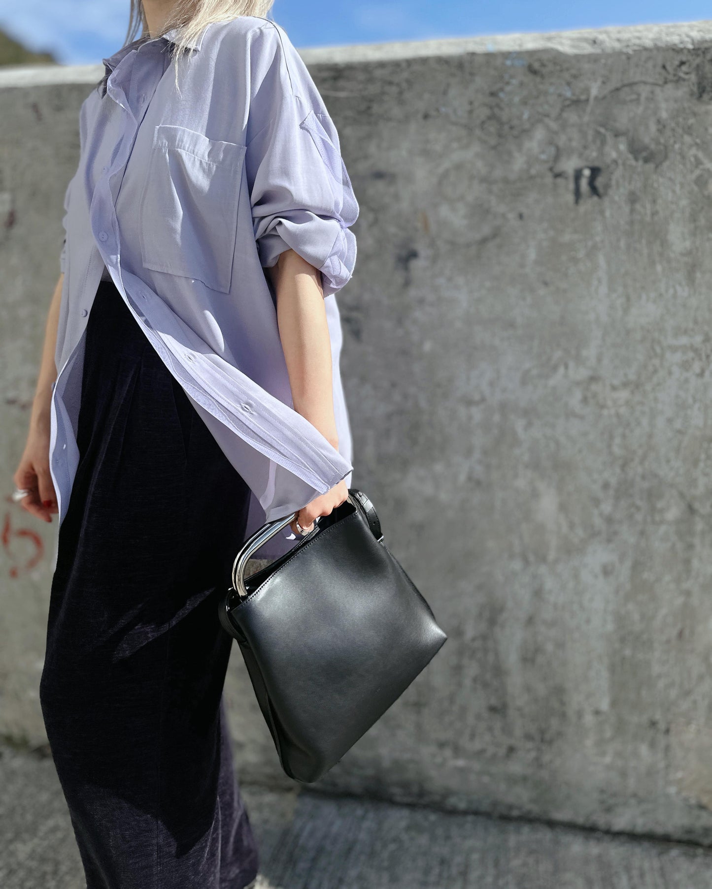 aalis COFFEY FW25 single pocket mesh detail oversized shirt (Dusty Lilac)