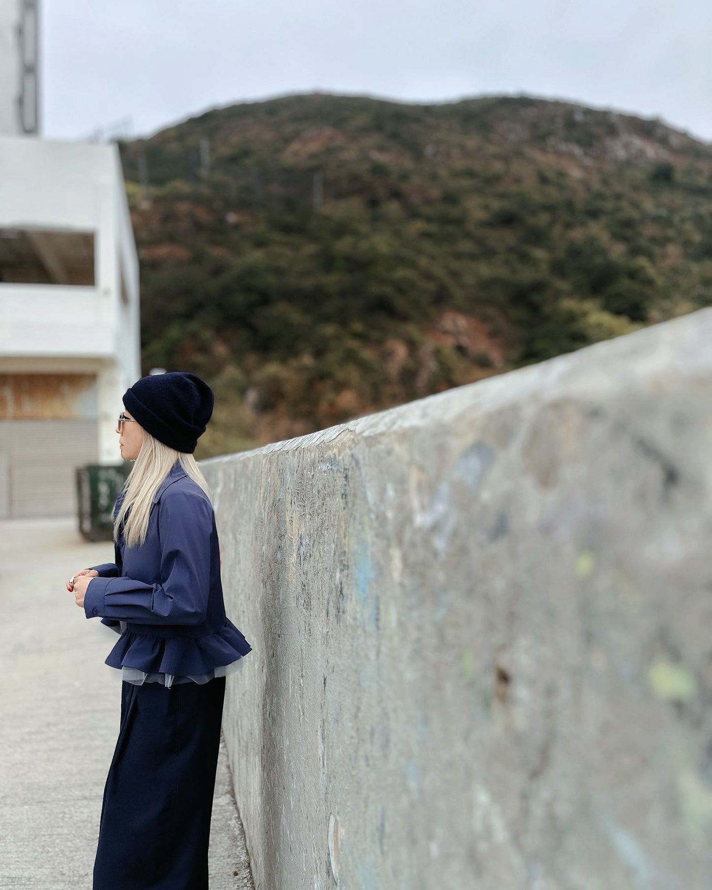 aalis SISSY FW25 mesh ruffle hem shirt (Grey Blue)