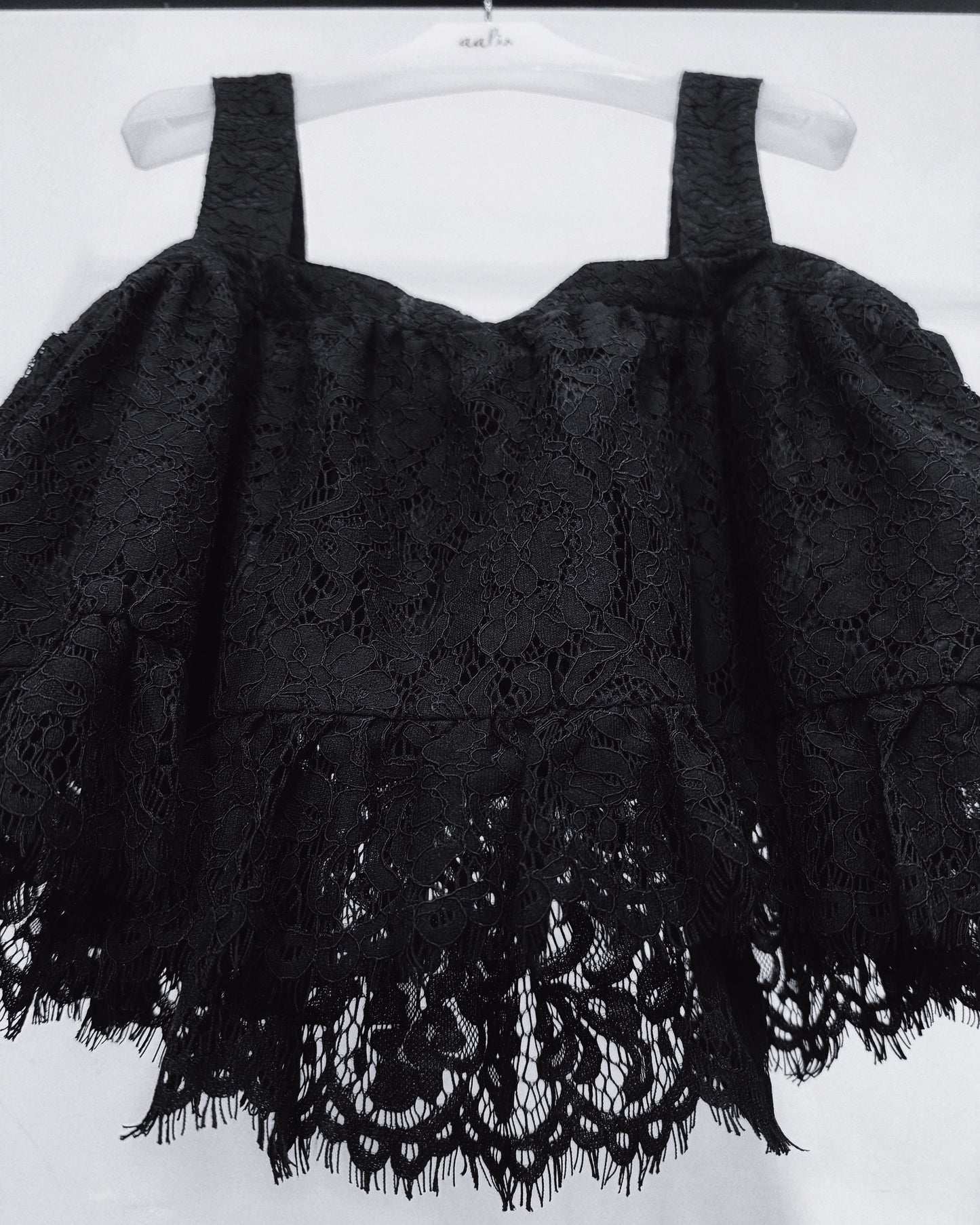aalis DIANA SS26 cropped lace tank (Black)