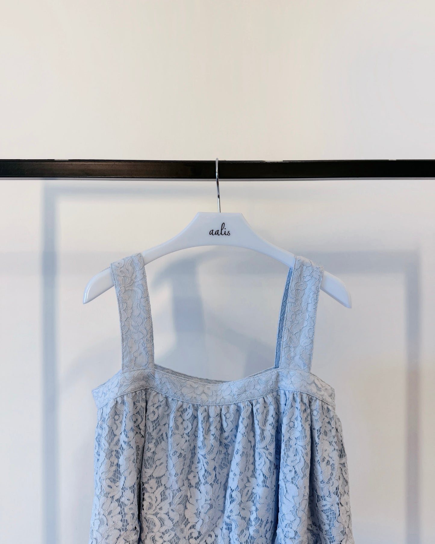 aalis DIANA SS26 cropped lace tank (Blue)